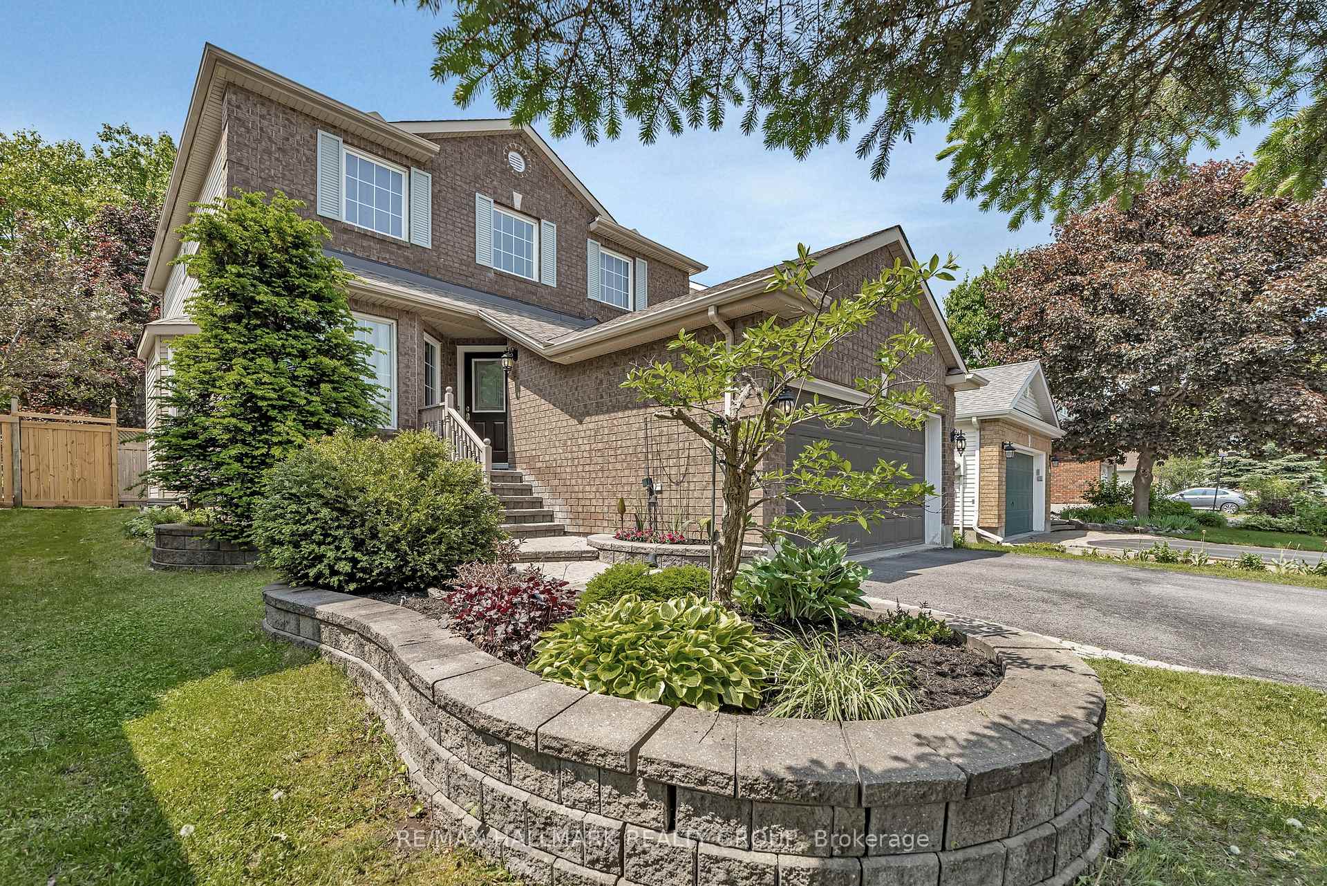 Photo 4 of 19 Langford Crescent, Ottawa, Kanata - Kanata Lakes/Heritage Hills — HOMEH