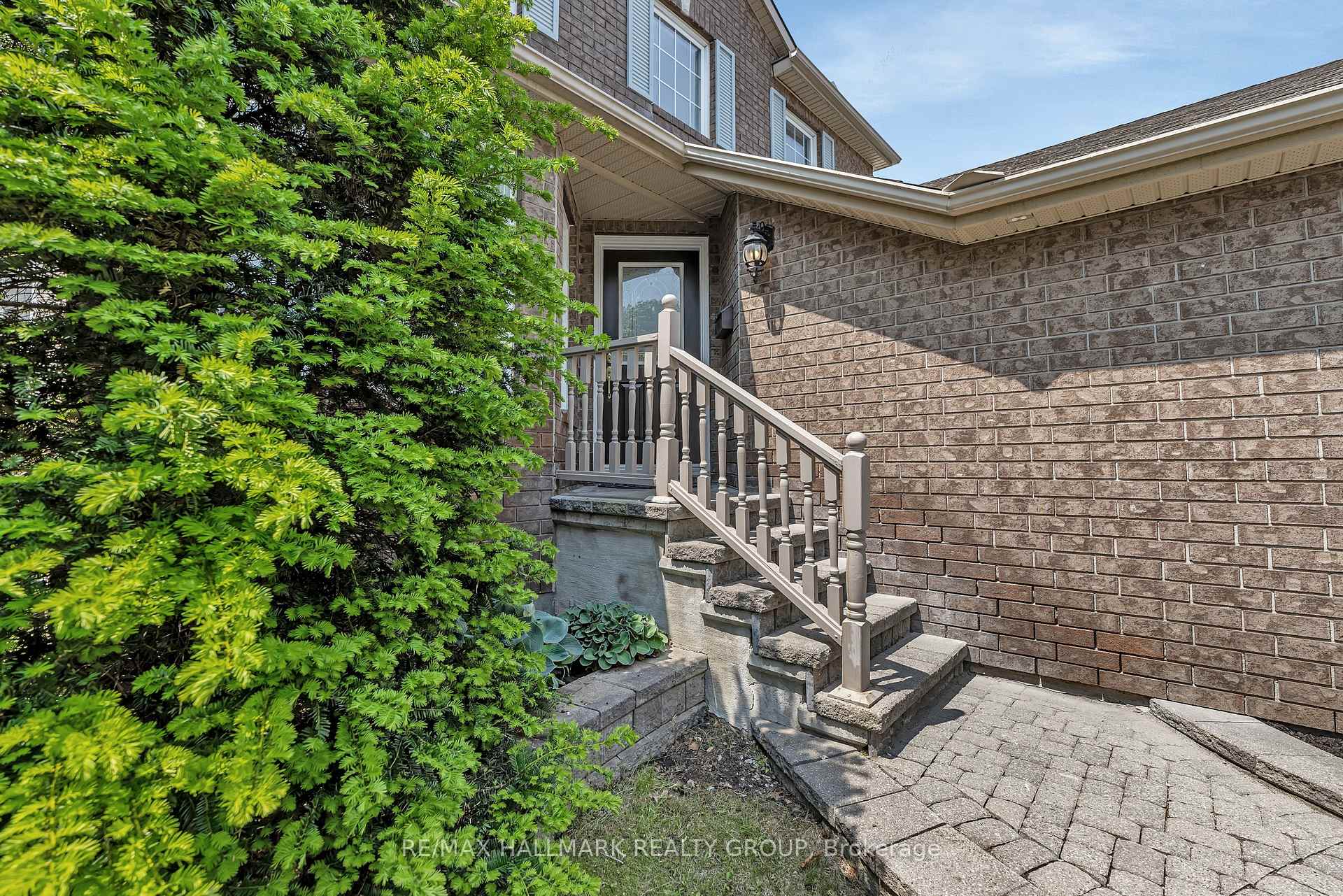 Photo 5 of 19 Langford Crescent, Ottawa, Kanata - Kanata Lakes/Heritage Hills — HOMEH