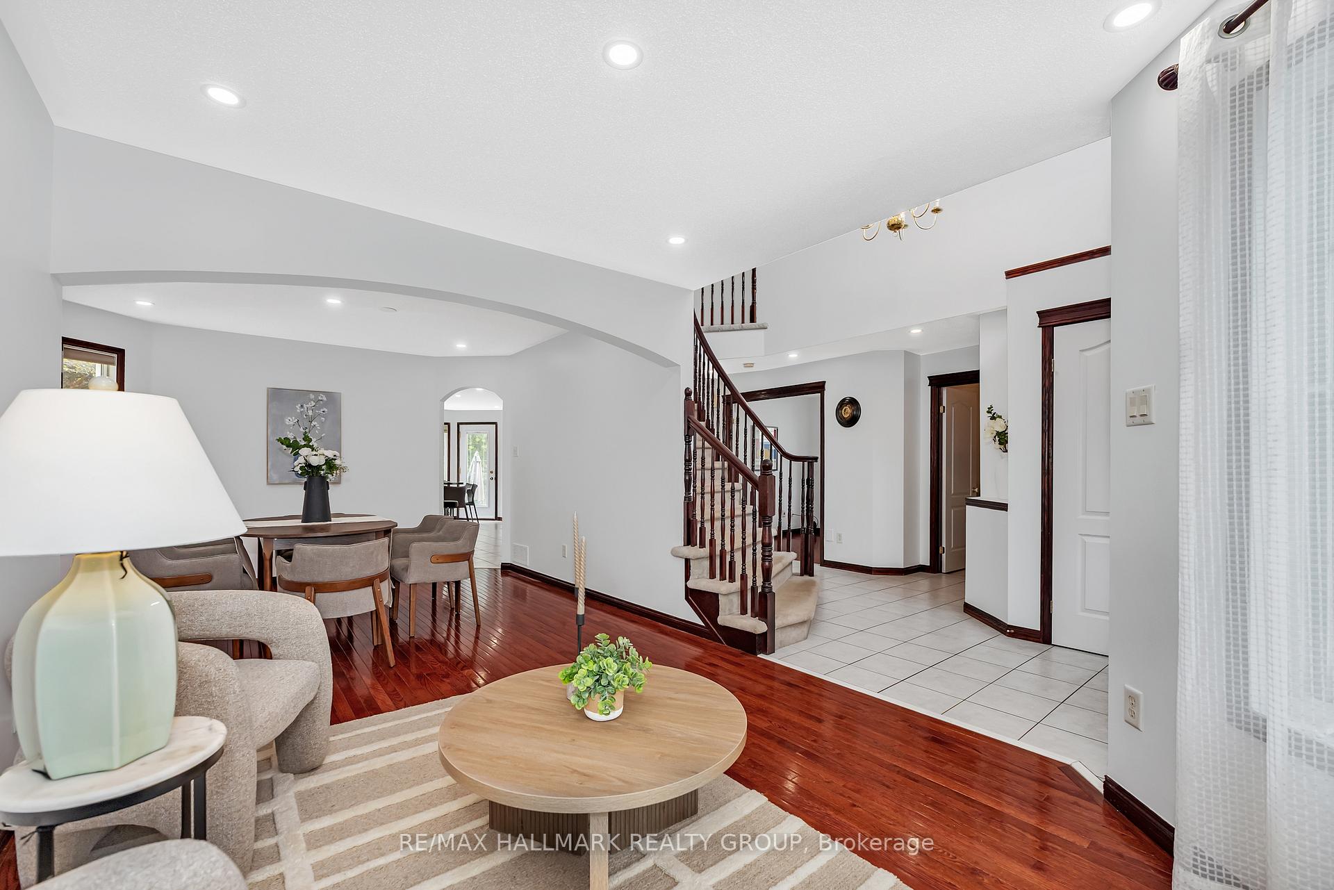 Photo 8 of 19 Langford Crescent, Ottawa, Kanata - Kanata Lakes/Heritage Hills — HOMEH