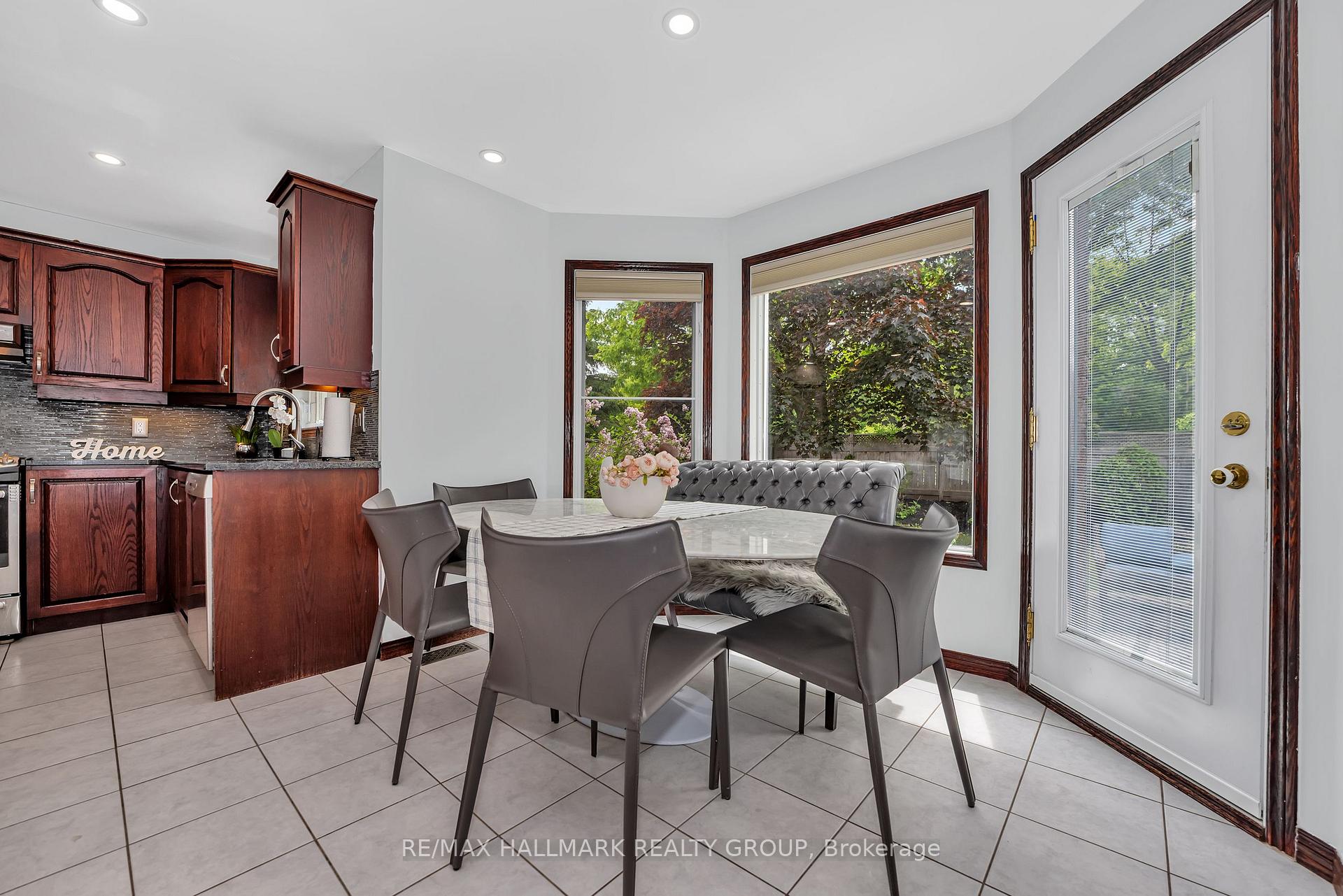 Photo 15 of 19 Langford Crescent, Ottawa, Kanata - Kanata Lakes/Heritage Hills — HOMEH
