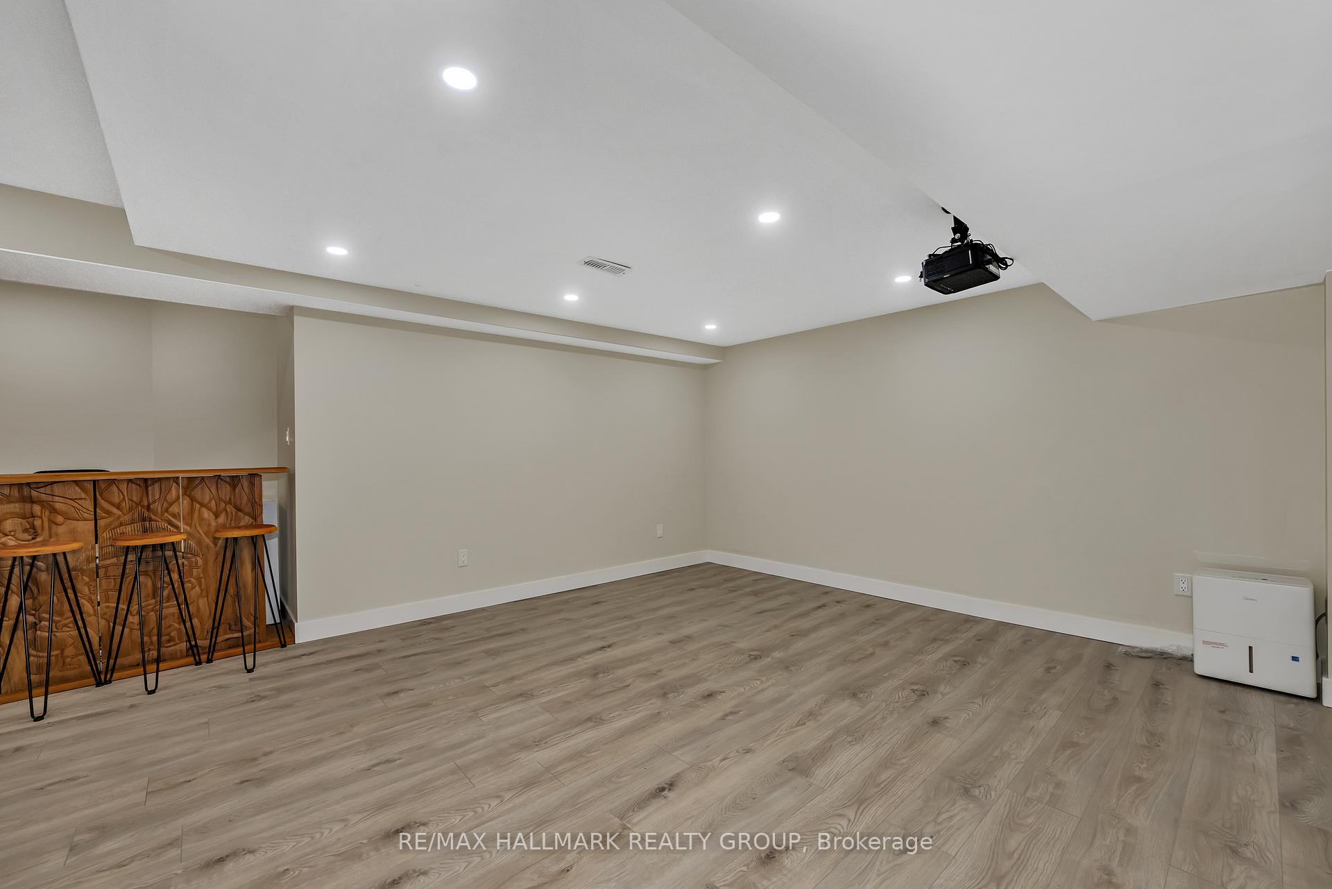 Photo 37 of 19 Langford Crescent, Ottawa, Kanata - Kanata Lakes/Heritage Hills — HOMEH