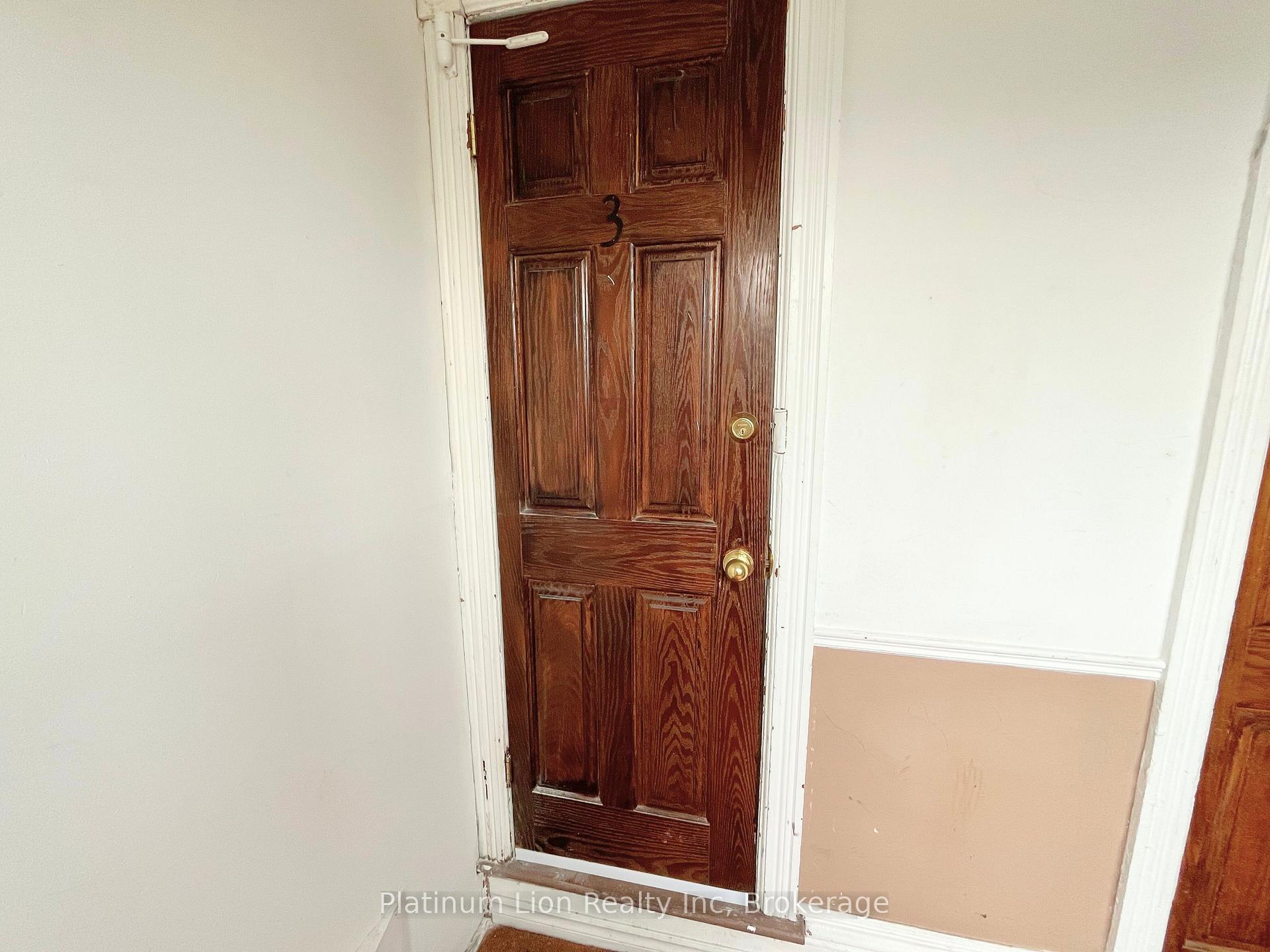 Photo 2 of Unit 3, 114 West Avenue N, Hamilton, Landsdale — HOMEH