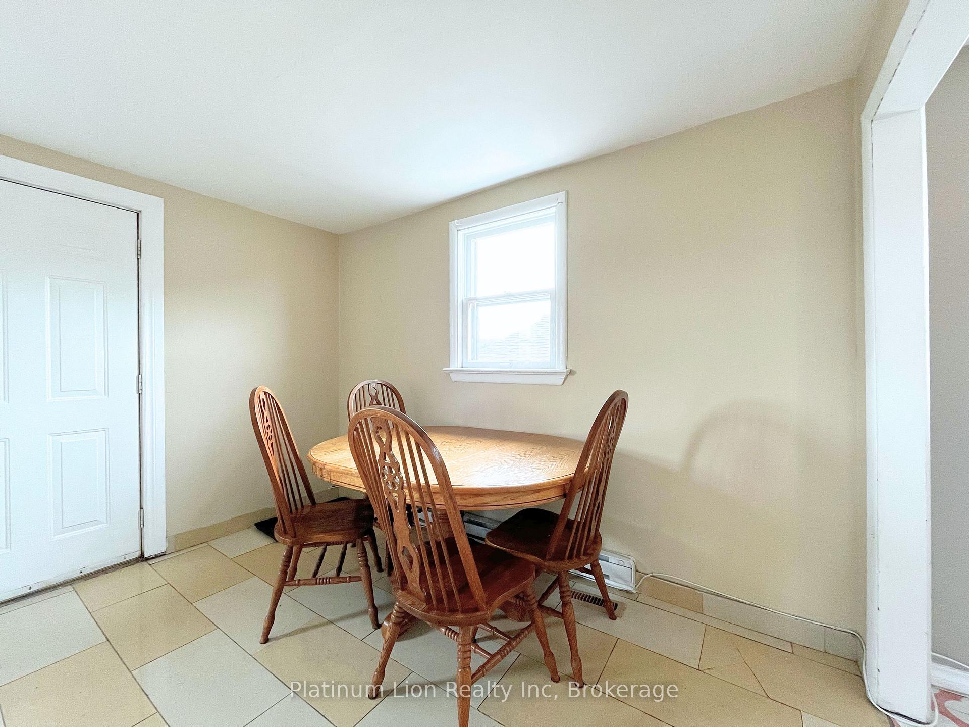 Photo 5 of Unit 3, 114 West Avenue N, Hamilton, Landsdale — HOMEH