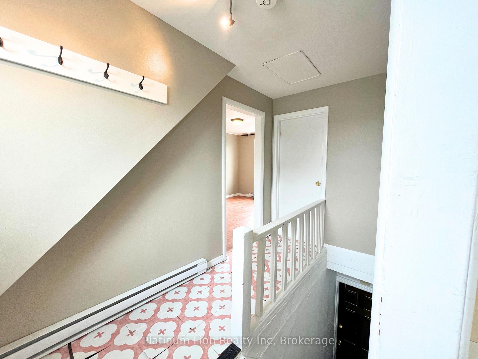 Photo 6 of Unit 3, 114 West Avenue N, Hamilton, Landsdale — HOMEH