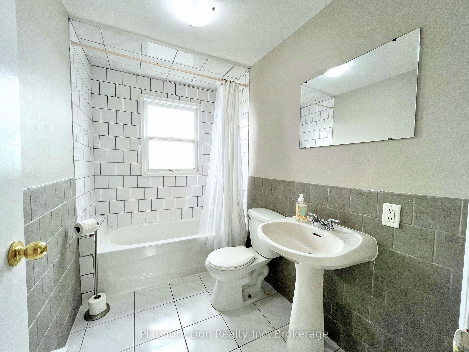 Photo 8 of Unit 3, 114 West Avenue N, Hamilton, Landsdale — HOMEH