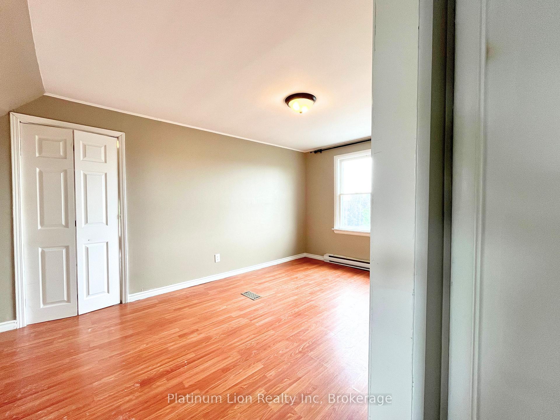 Photo 12 of Unit 3, 114 West Avenue N, Hamilton, Landsdale — HOMEH