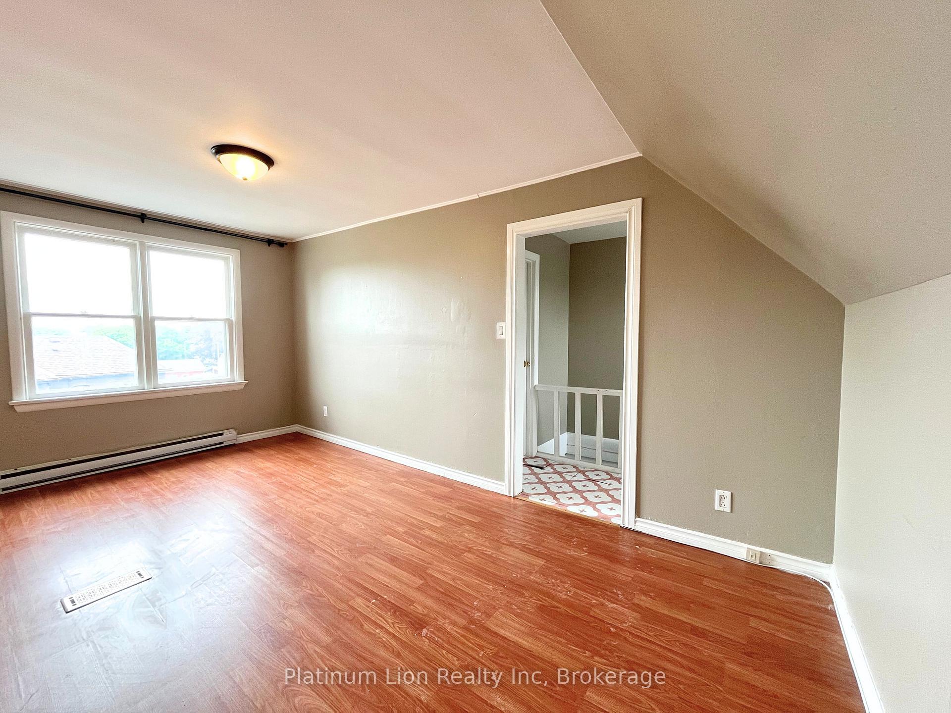 Photo 13 of Unit 3, 114 West Avenue N, Hamilton, Landsdale — HOMEH