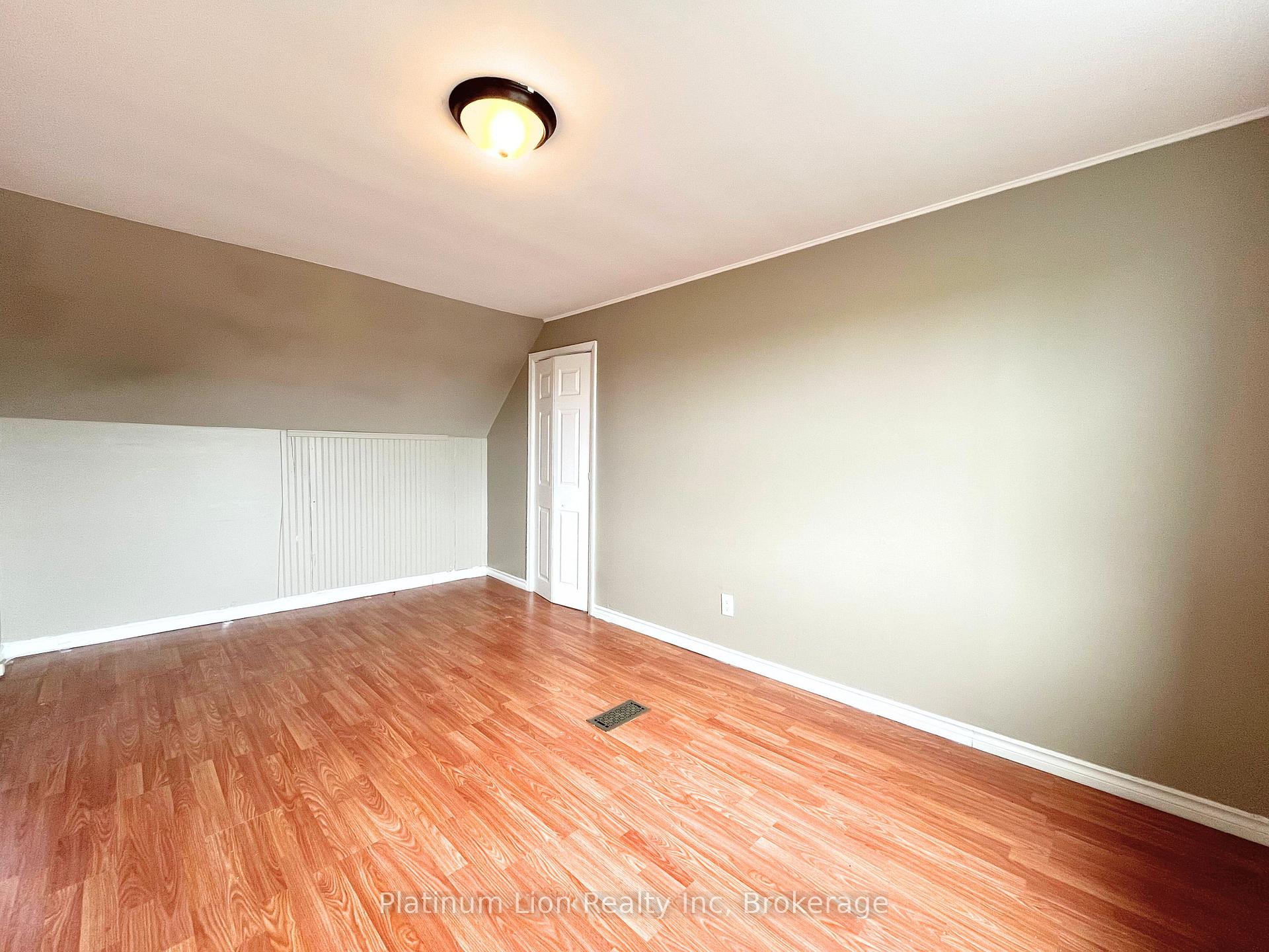 Photo 14 of Unit 3, 114 West Avenue N, Hamilton, Landsdale — HOMEH