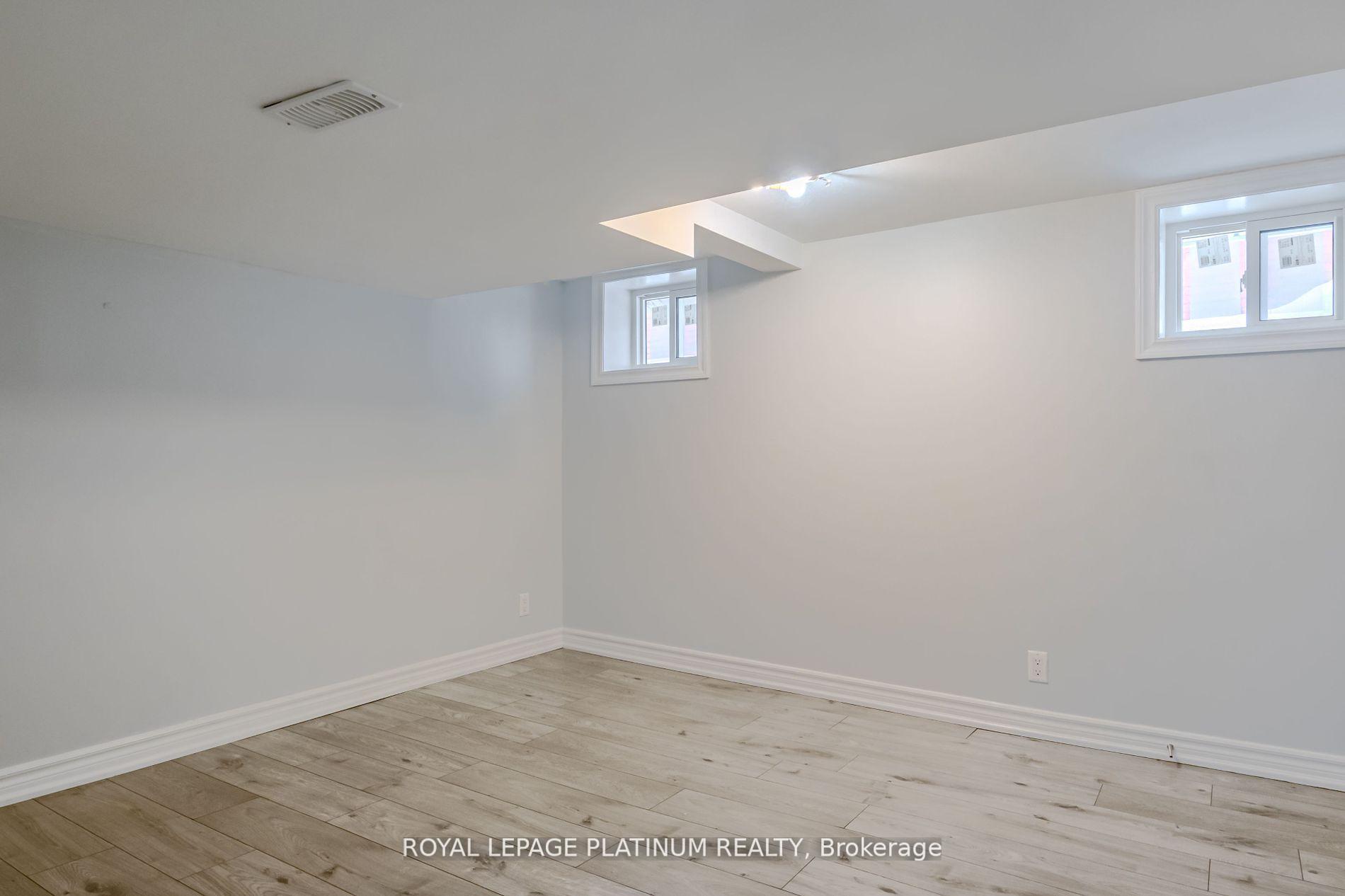 Photo 23 of 44 Troy Street, Kitchener — HOMEH