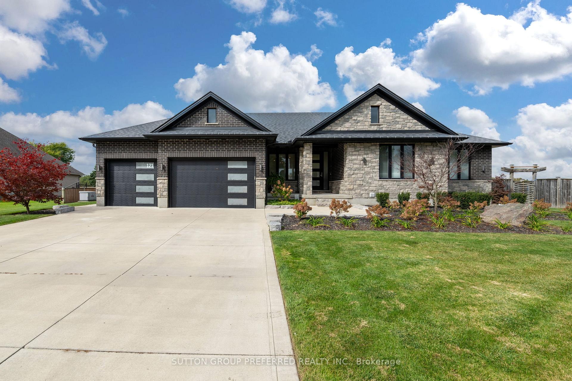 Photo 1 of 121 Lewis Drive, Middlesex Centre, Coldstream — HOMEH