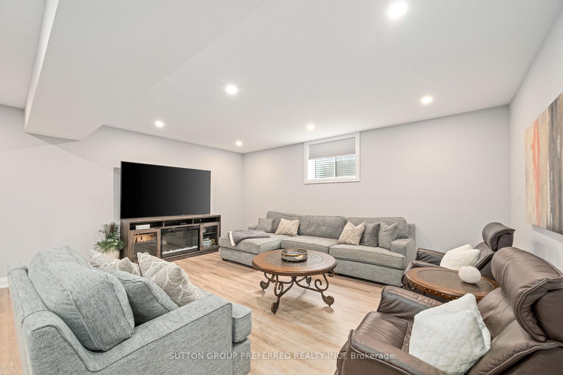 Photo 30 of 121 Lewis Drive, Middlesex Centre, Coldstream — HOMEH