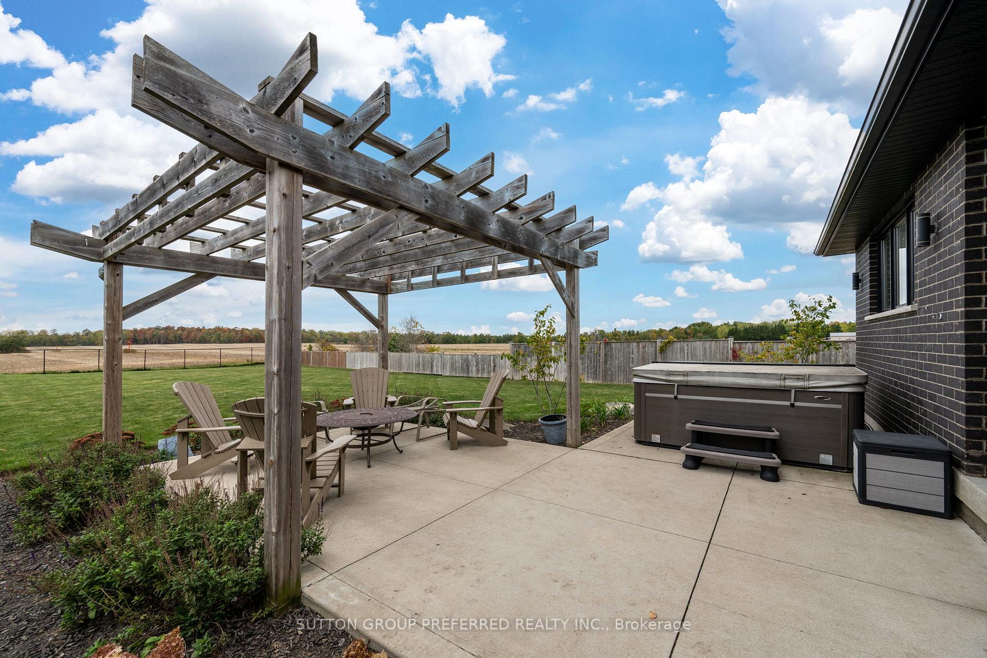Photo 41 of 121 Lewis Drive, Middlesex Centre, Coldstream — HOMEH