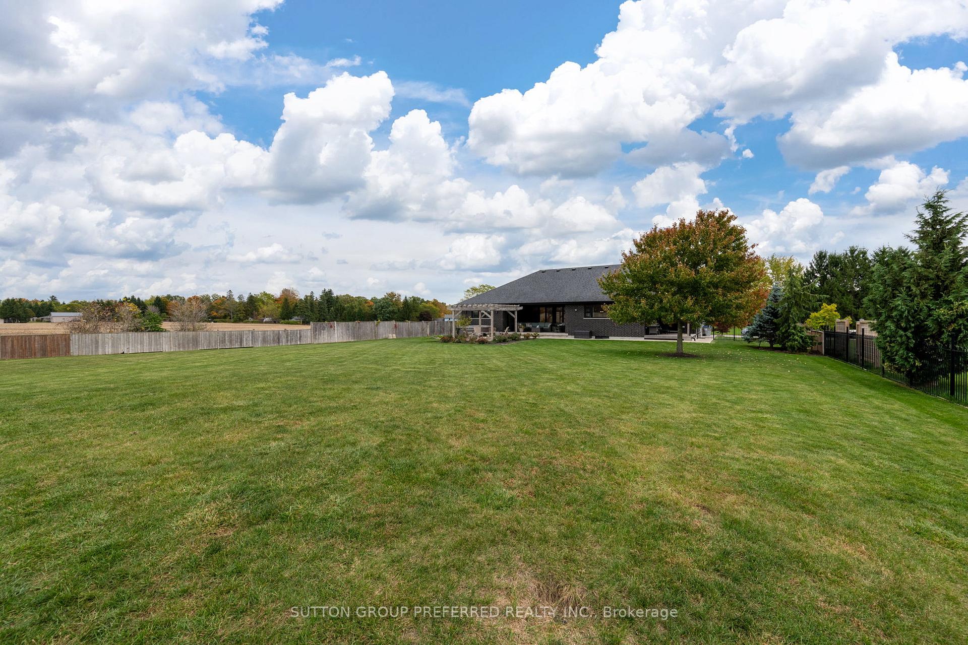 Photo 43 of 121 Lewis Drive, Middlesex Centre, Coldstream — HOMEH