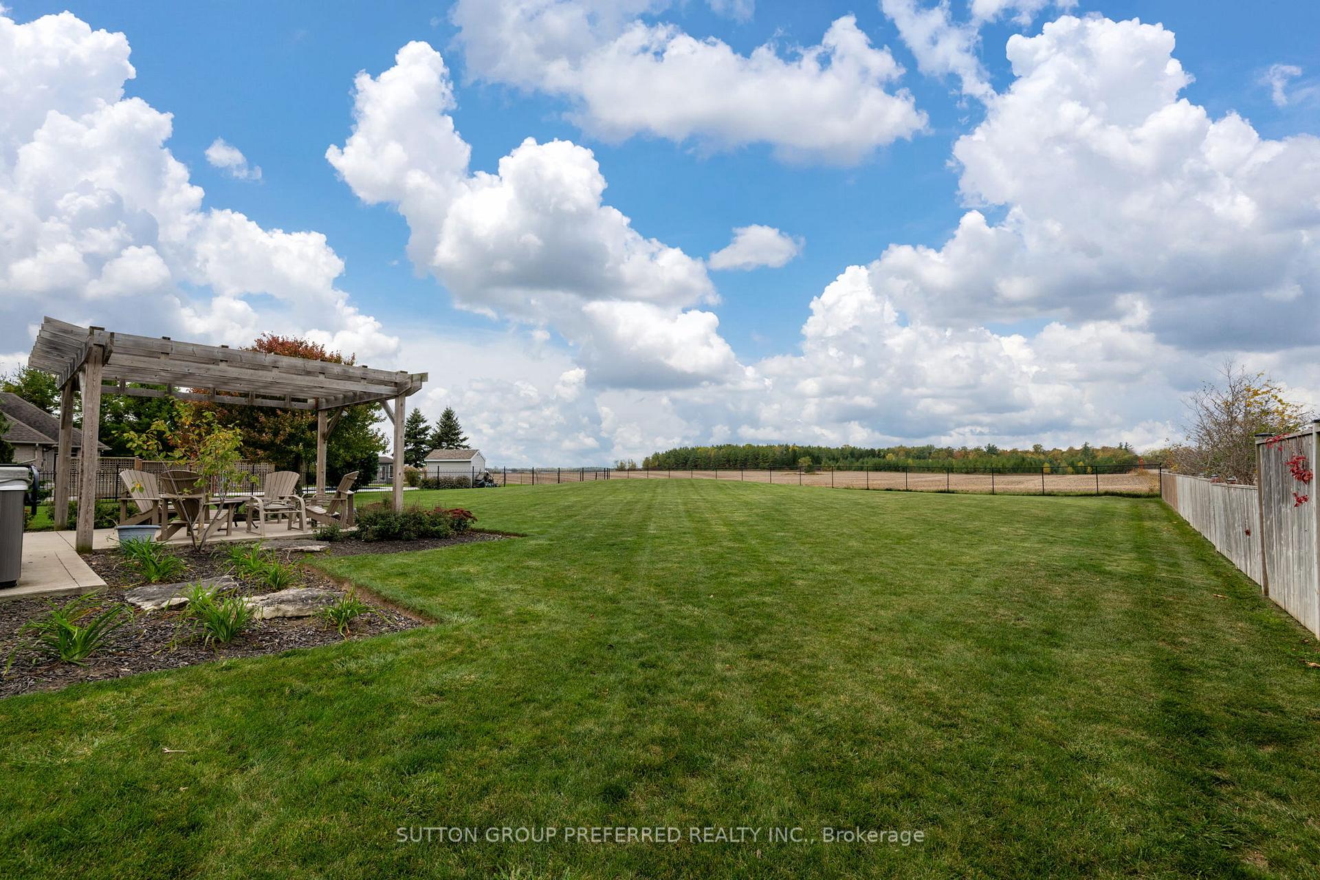 Photo 44 of 121 Lewis Drive, Middlesex Centre, Coldstream — HOMEH