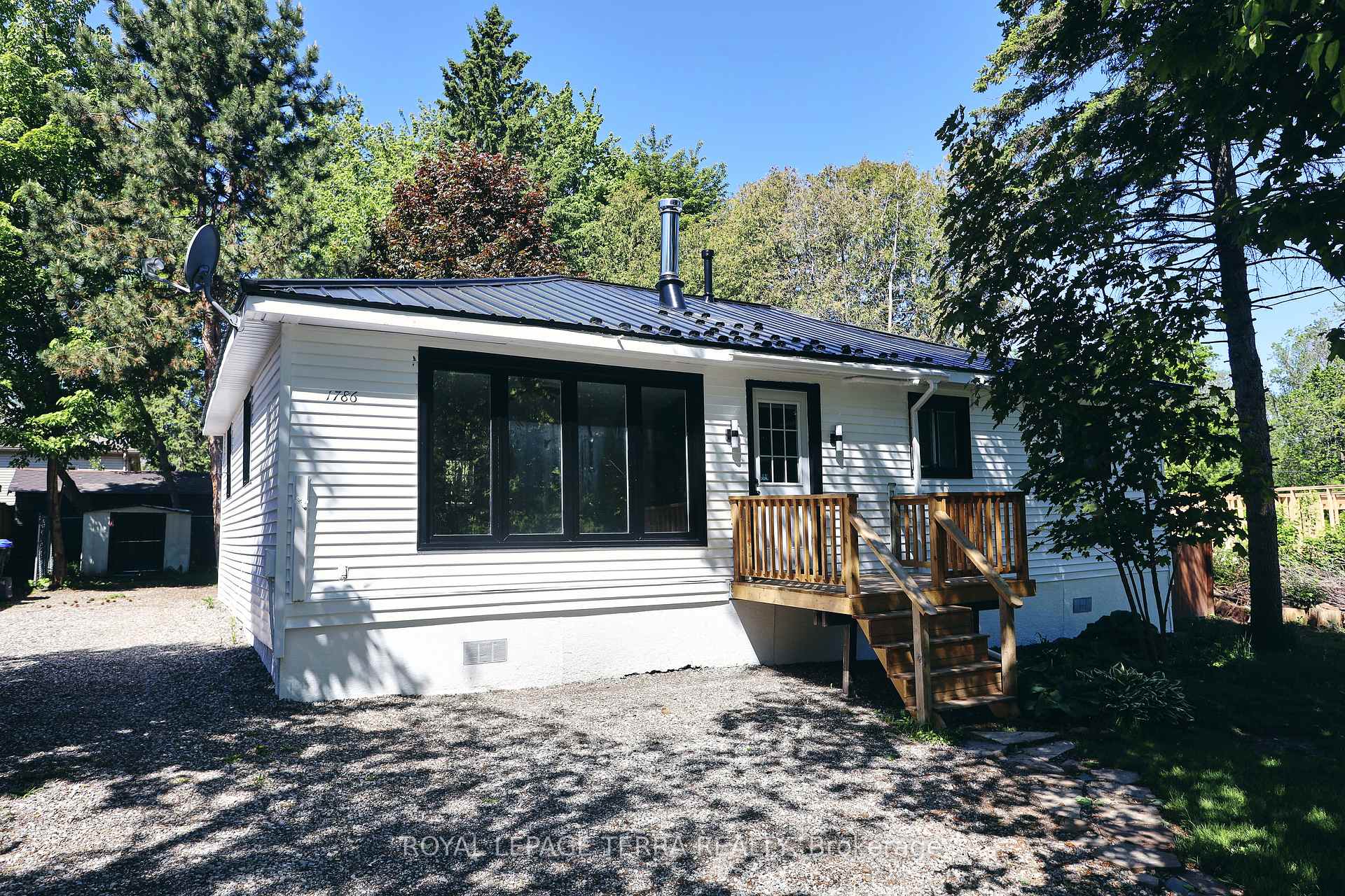 Photo 1 of 1786 St John Road, Innisfil, Alcona — HOMEH