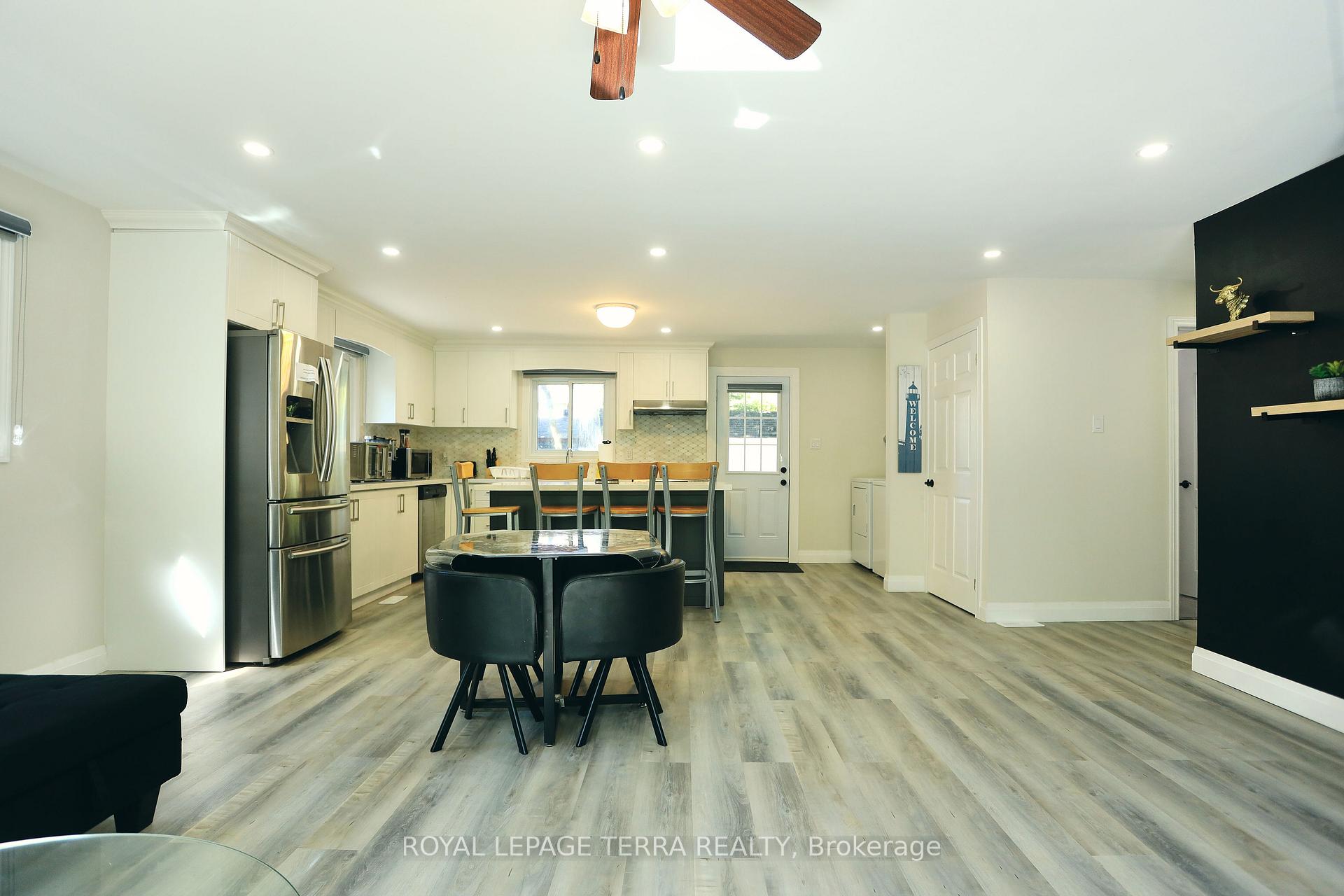 Photo 5 of 1786 St John Road, Innisfil, Alcona — HOMEH