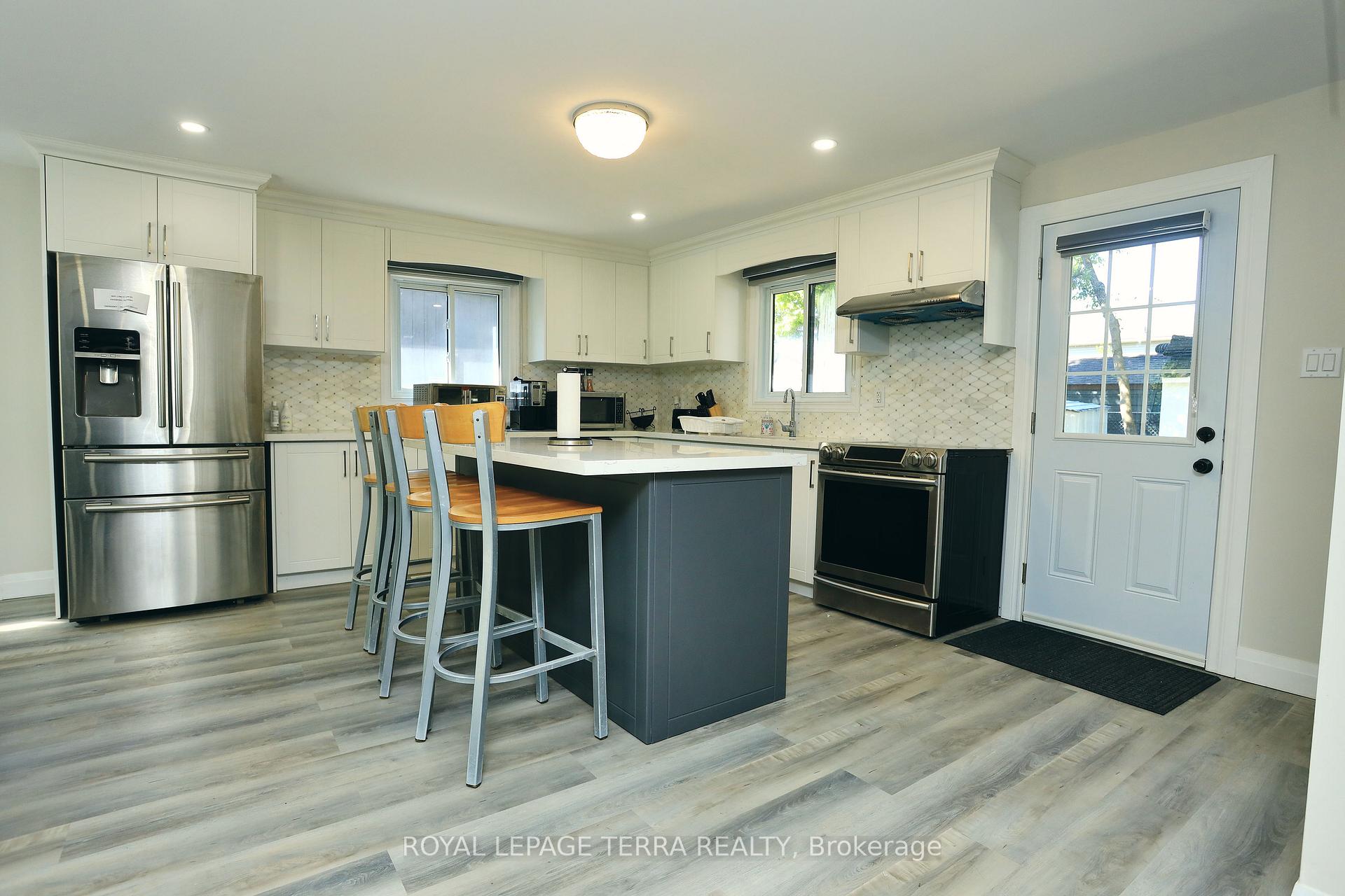 Photo 8 of 1786 St John Road, Innisfil, Alcona — HOMEH