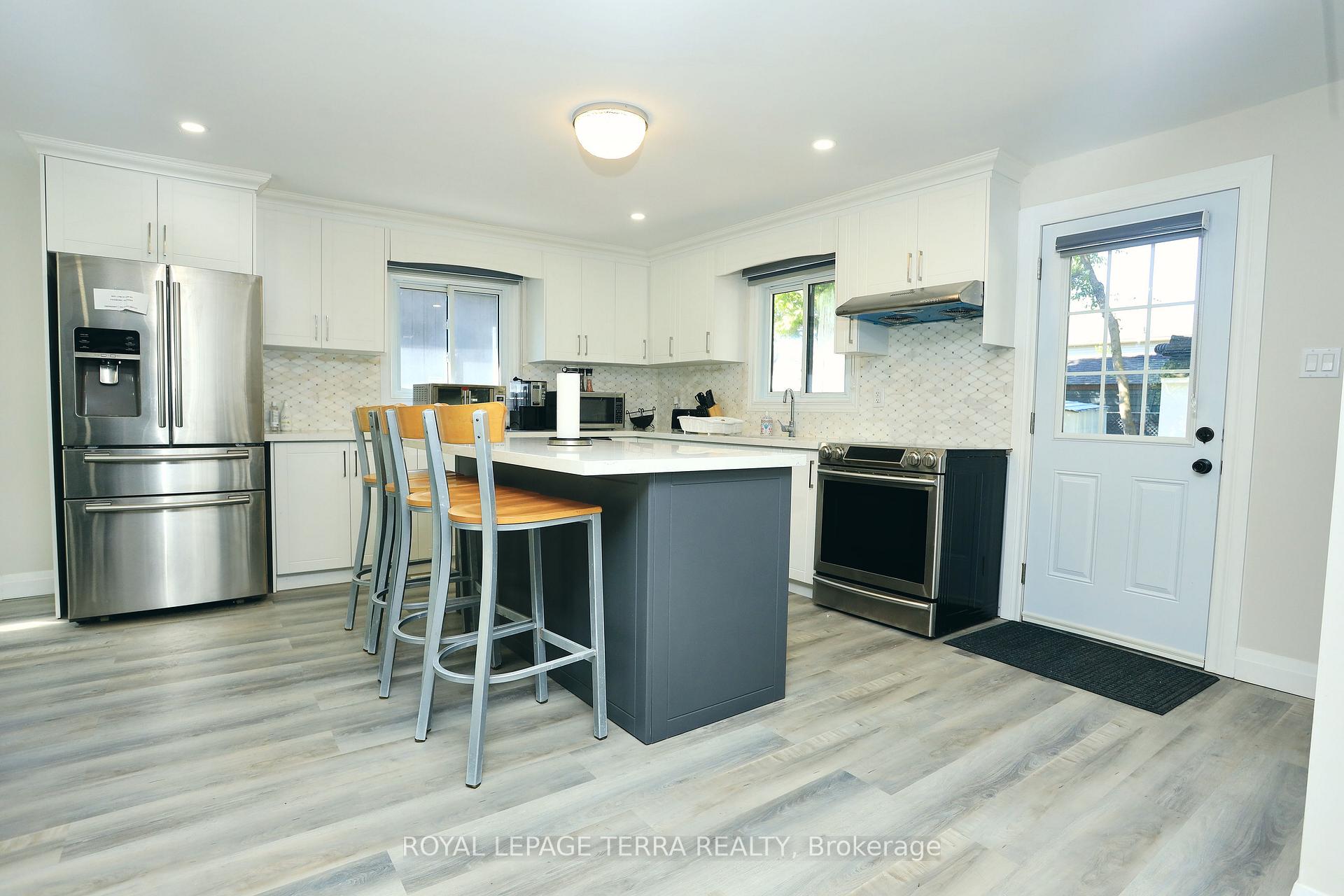 Photo 9 of 1786 St John Road, Innisfil, Alcona — HOMEH