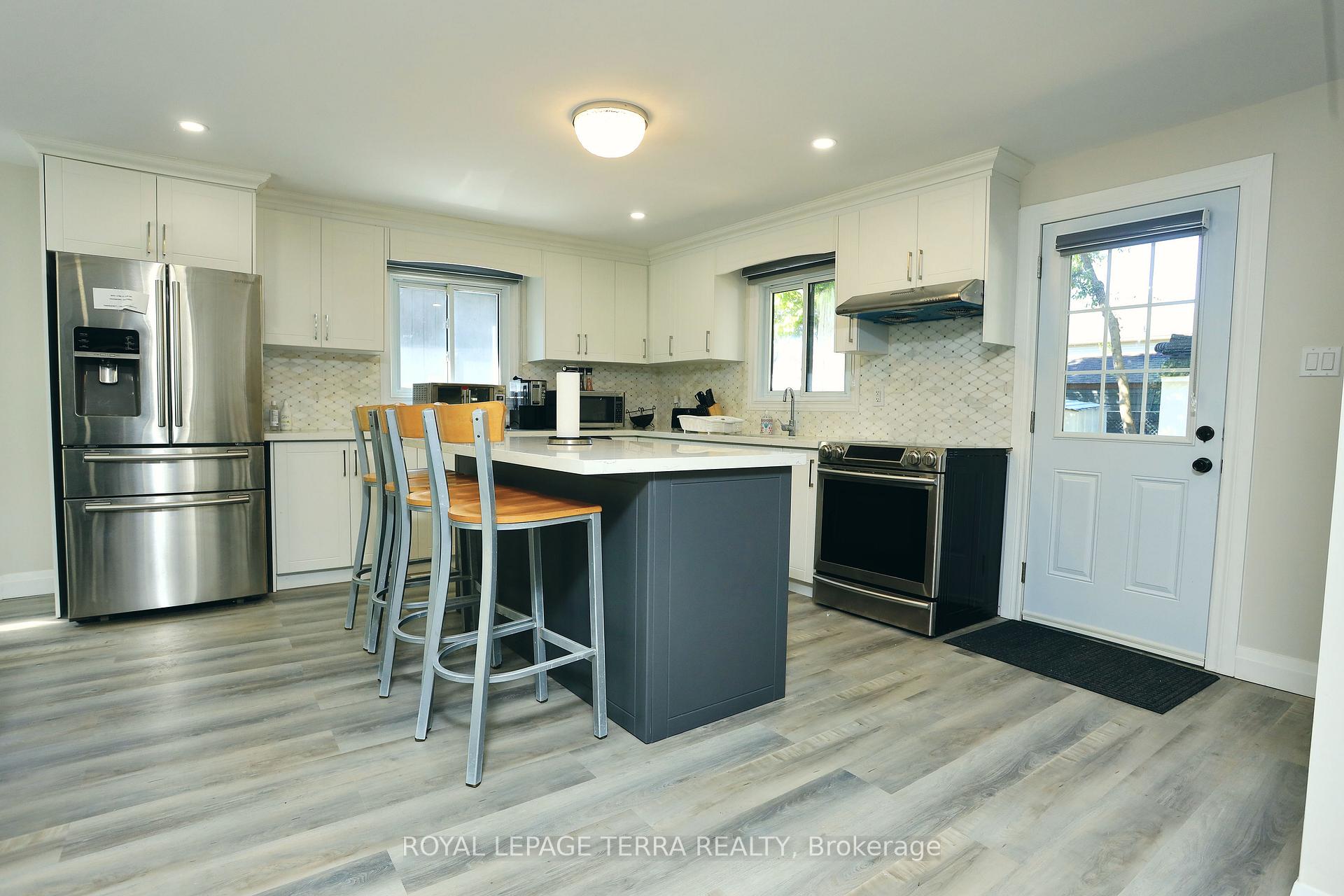 Photo 10 of 1786 St John Road, Innisfil, Alcona — HOMEH