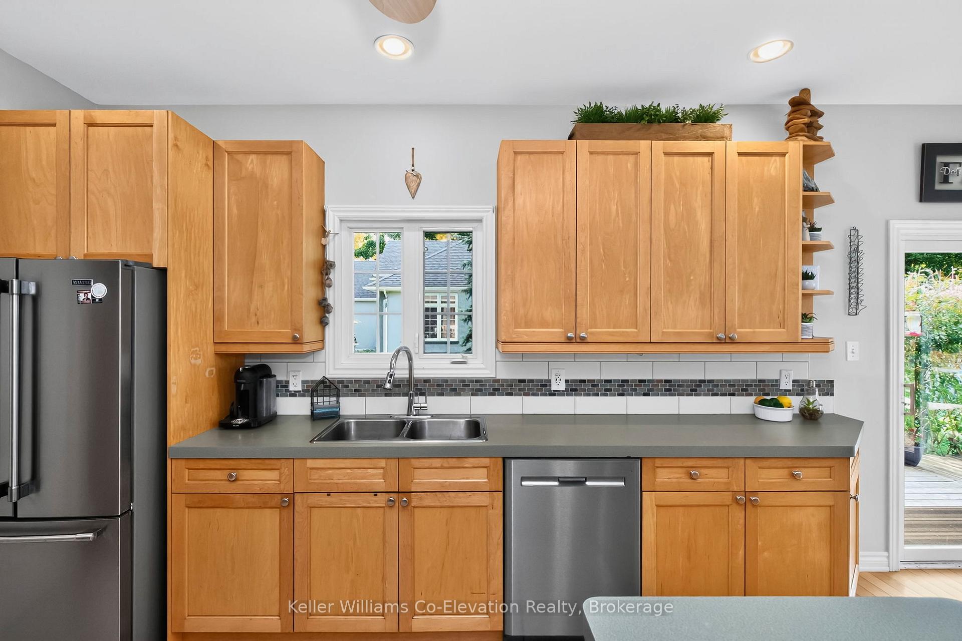Photo 14 of 428 Curry Road, Midland — HOMEH