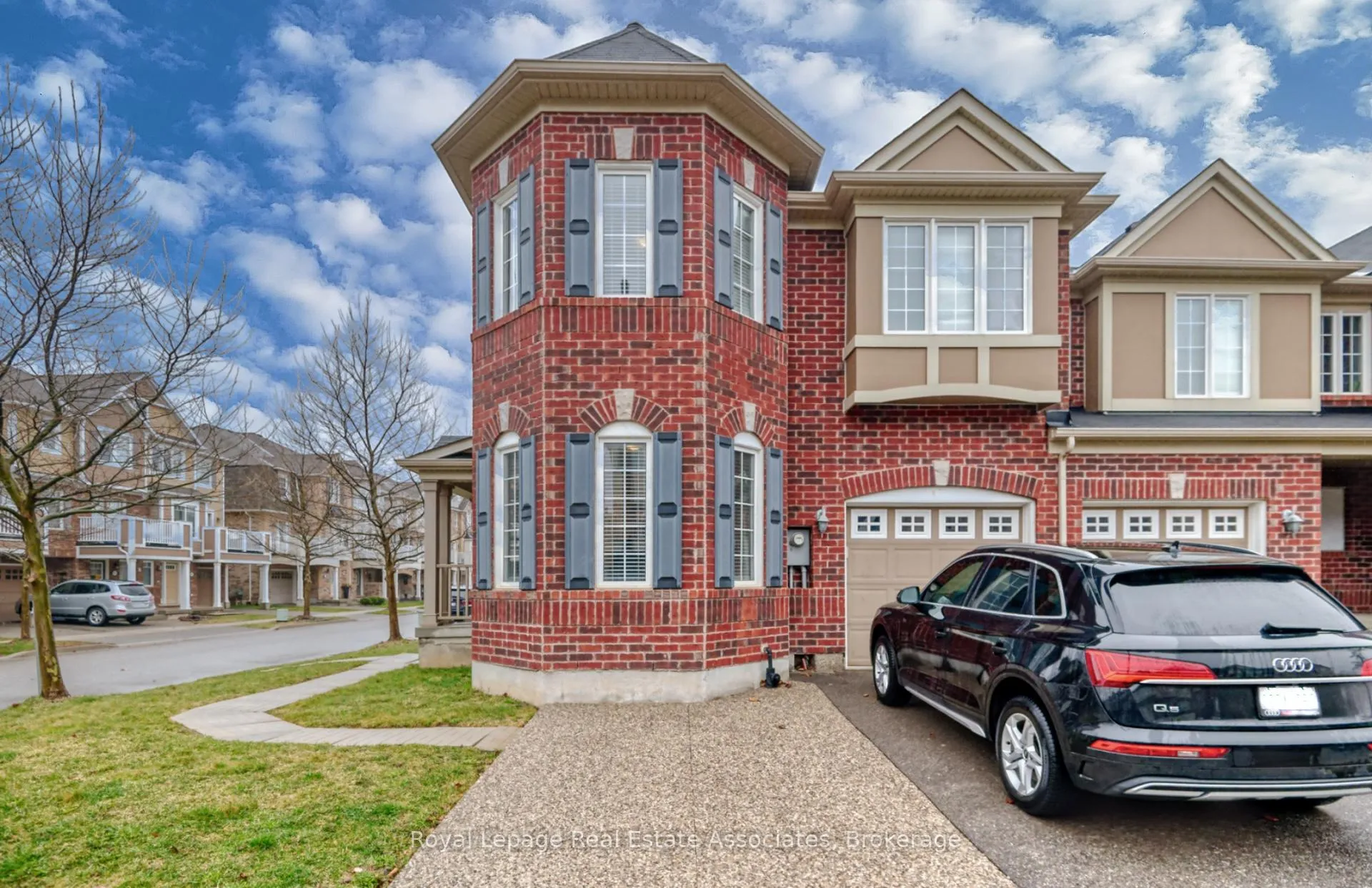 Photo 2 of 440 Dalhousie Gate, Milton, Willmott — HOMEH