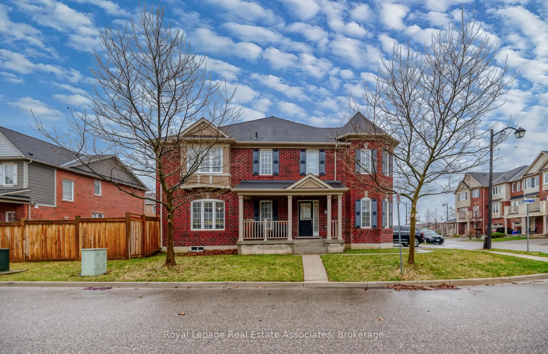 Photo 5 of 440 Dalhousie Gate, Milton, Willmott — HOMEH