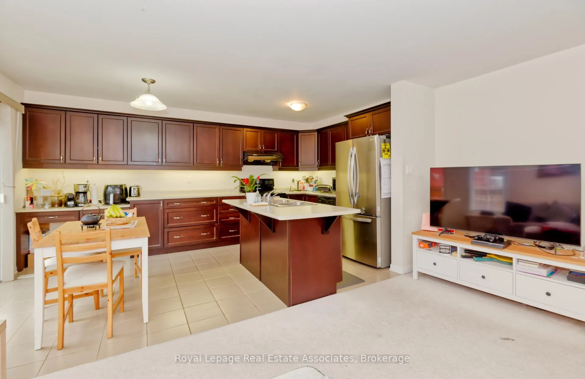Photo 13 of 440 Dalhousie Gate, Milton, Willmott — HOMEH