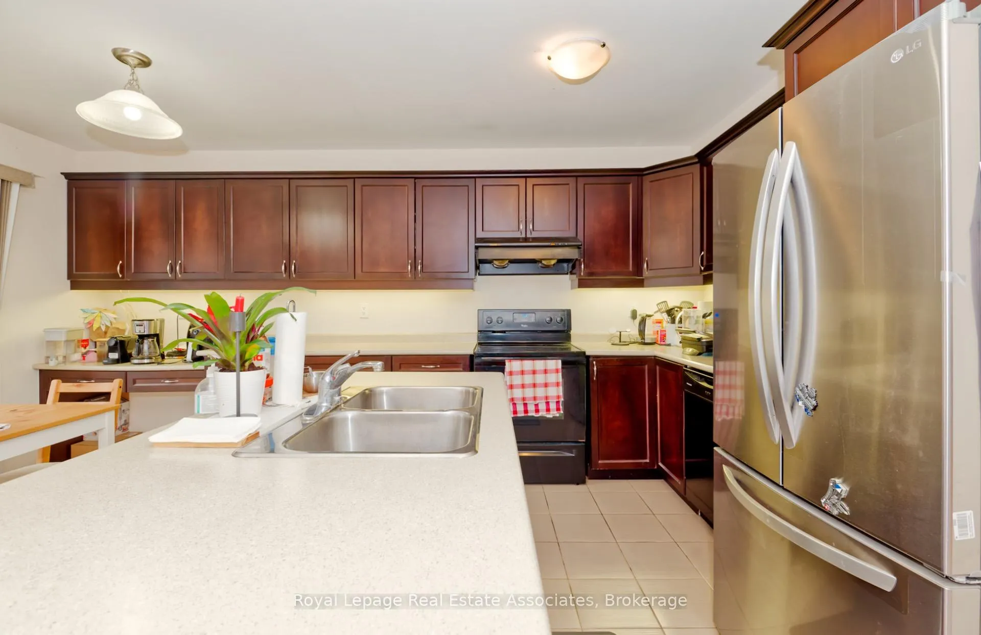 Photo 16 of 440 Dalhousie Gate, Milton, Willmott — HOMEH