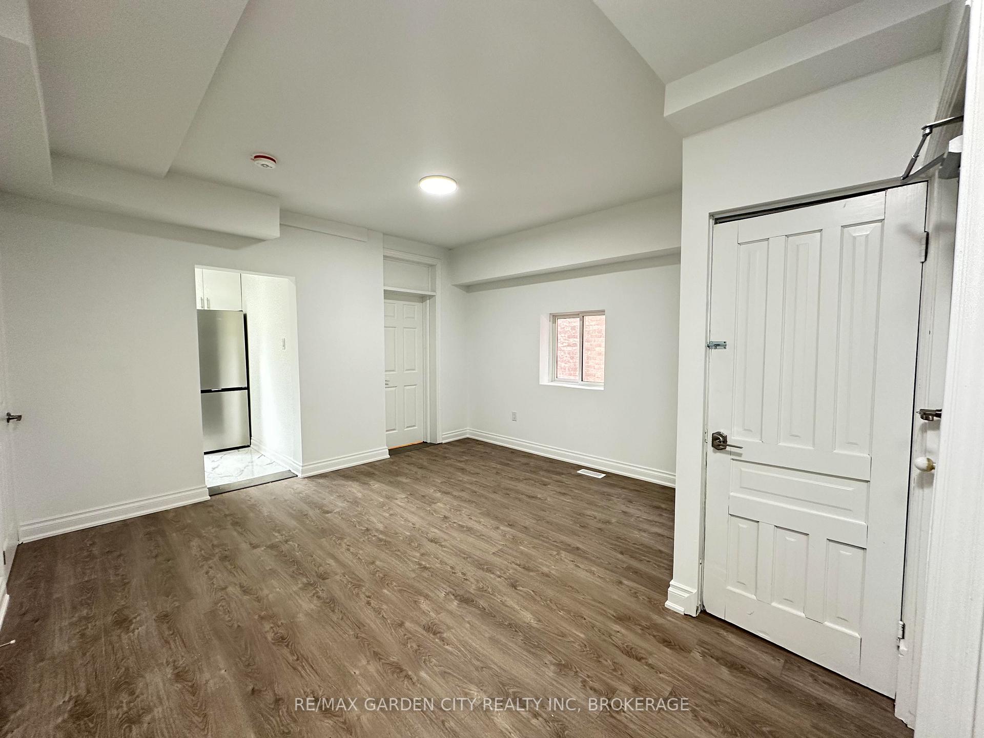 Photo 2 of Unit 1, 110 Myrtle Avenue, Hamilton, St. Clair — HOMEH