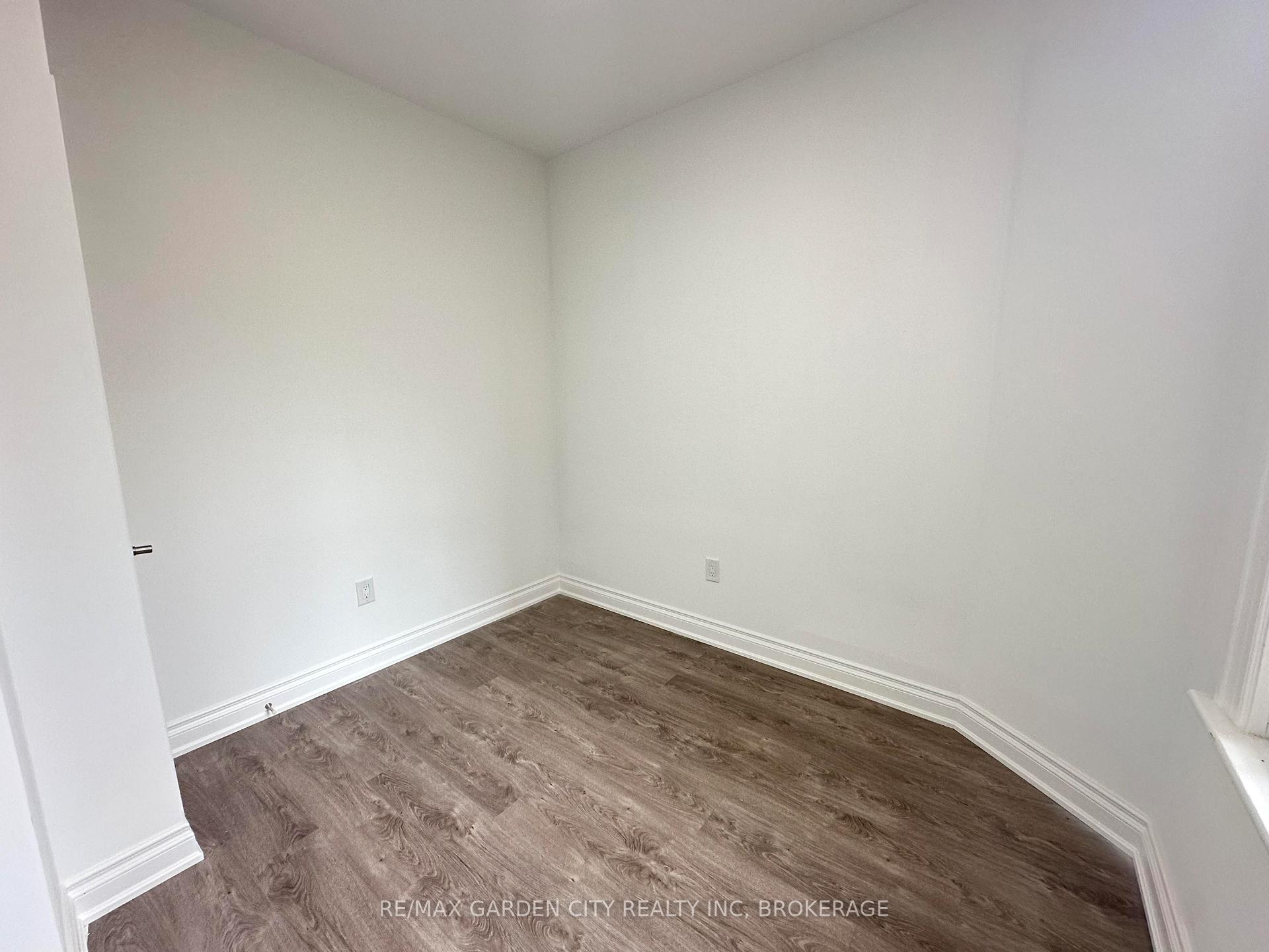Photo 8 of Unit 1, 110 Myrtle Avenue, Hamilton, St. Clair — HOMEH