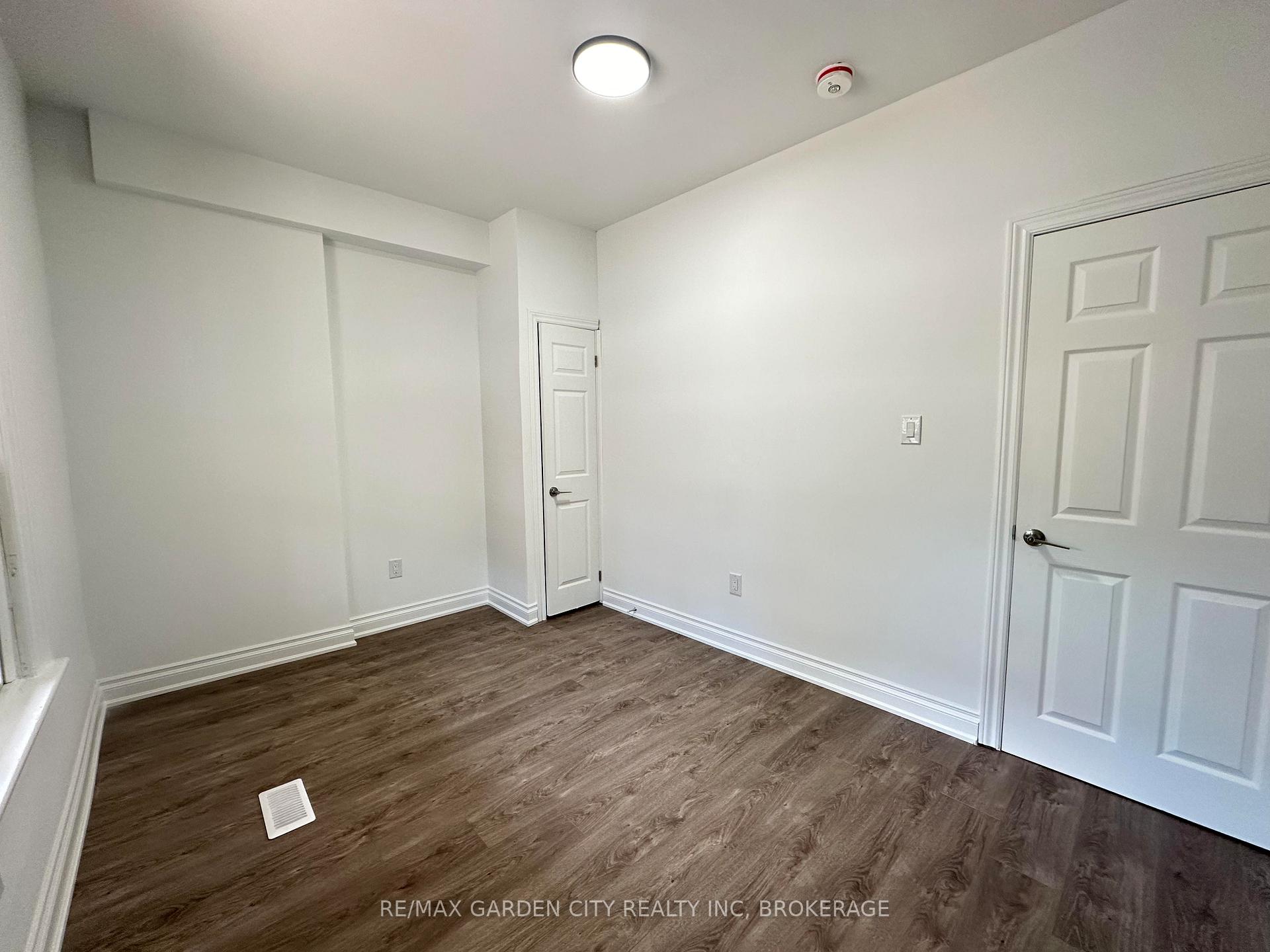 Photo 11 of Unit 1, 110 Myrtle Avenue, Hamilton, St. Clair — HOMEH