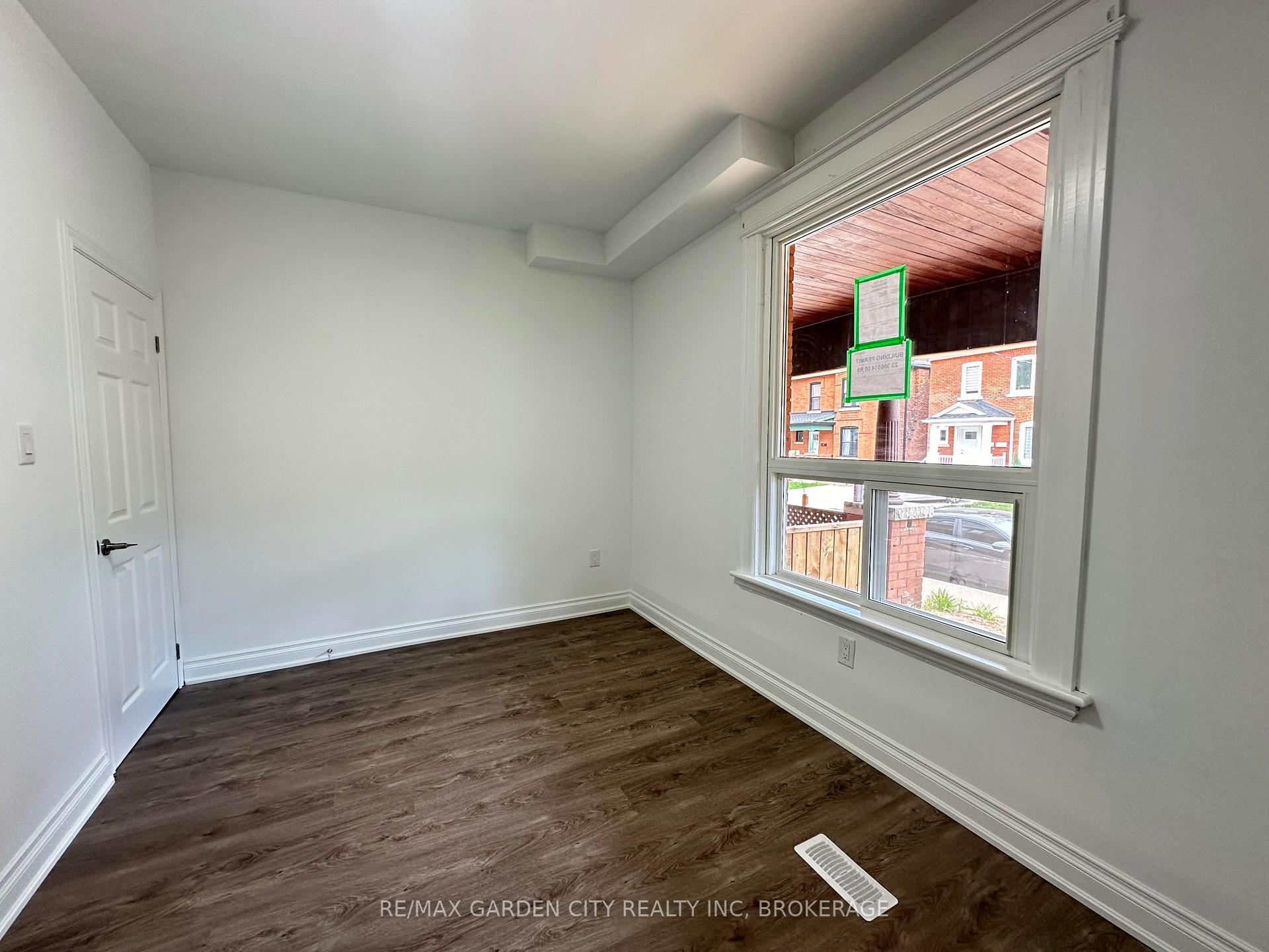 Photo 12 of Unit 1, 110 Myrtle Avenue, Hamilton, St. Clair — HOMEH