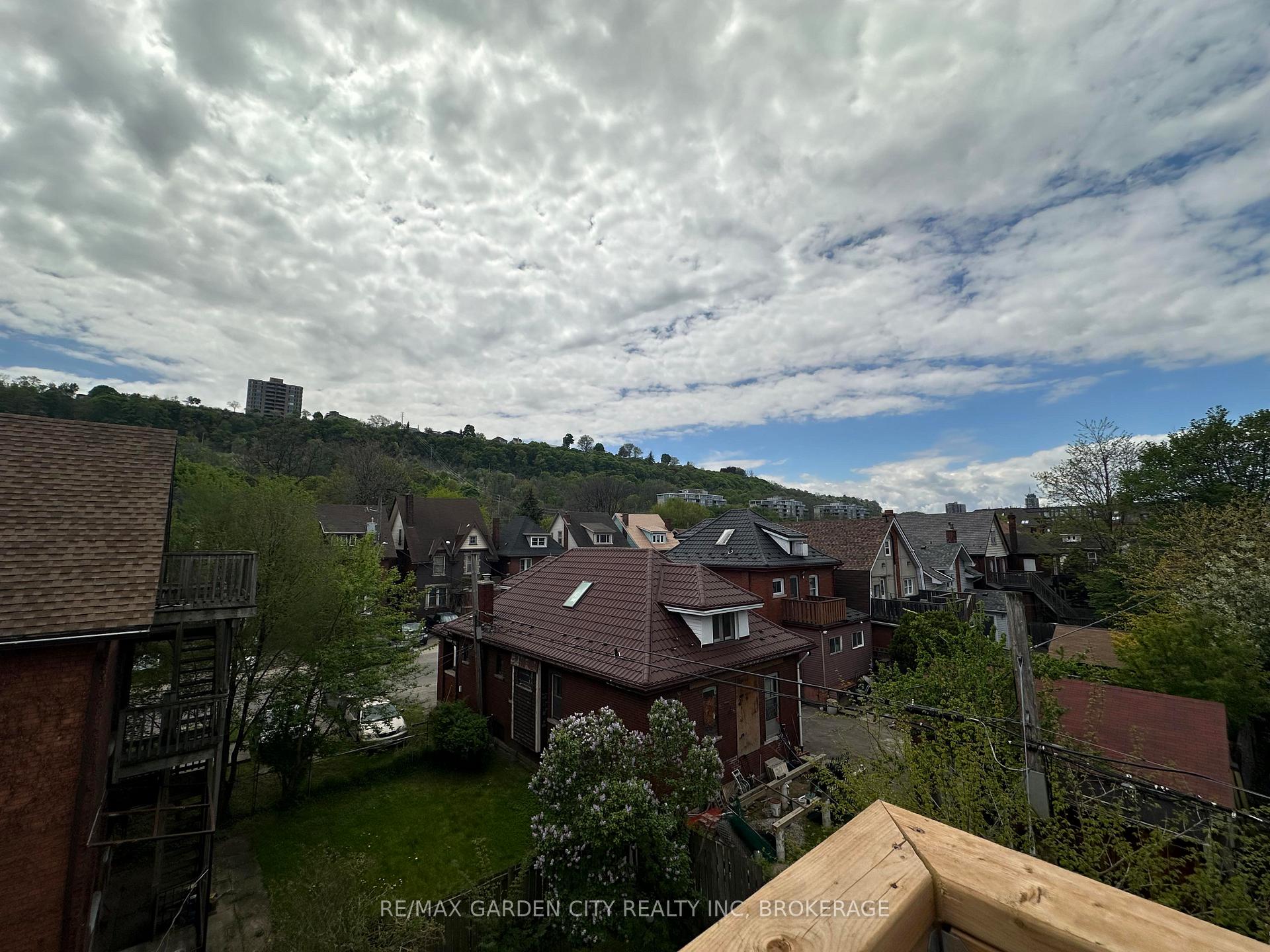 Photo 16 of Unit 1, 110 Myrtle Avenue, Hamilton, St. Clair — HOMEH