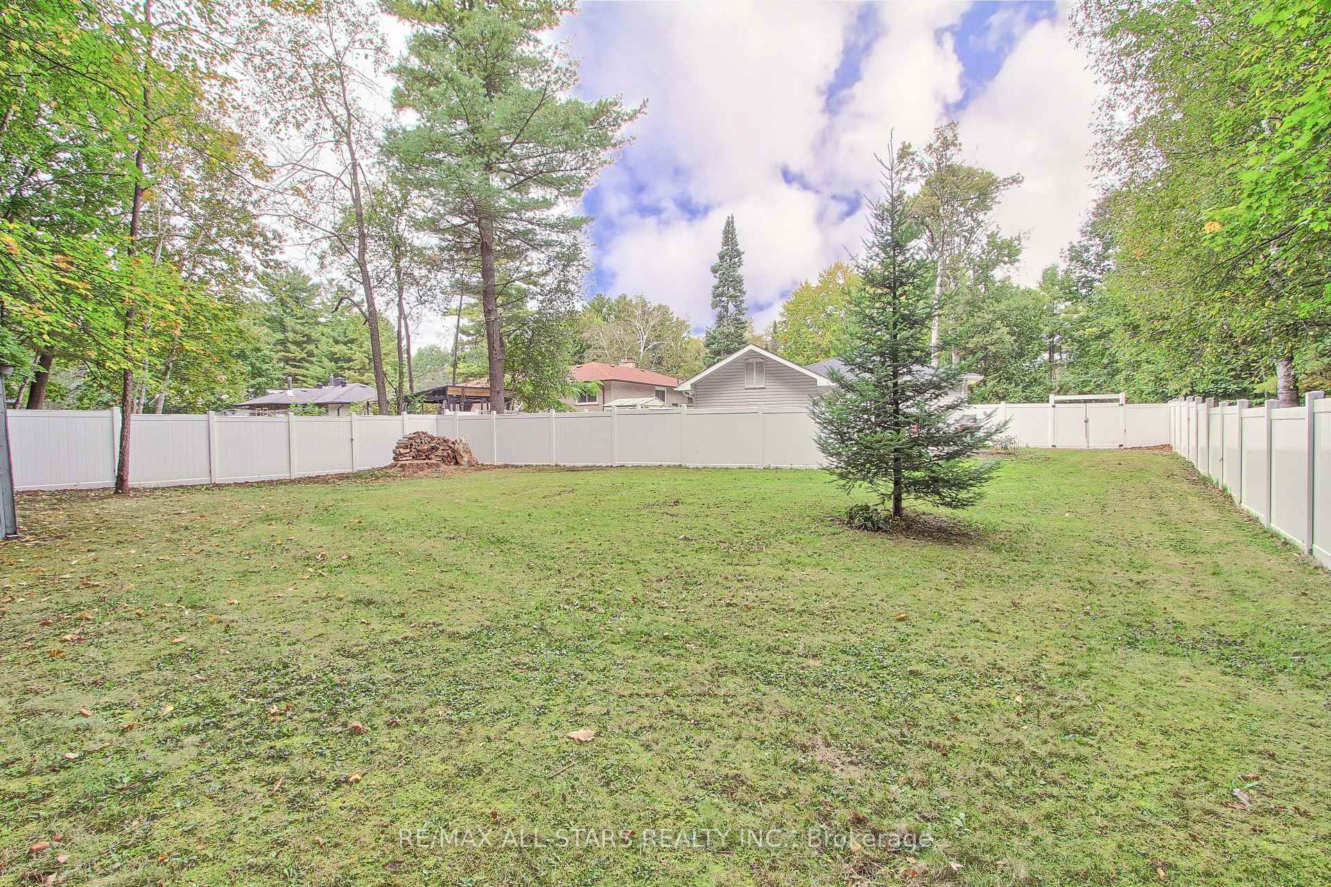Photo 22 of 621 Pinegrove Avenue, Innisfil, Rural Innisfil — HOMEH