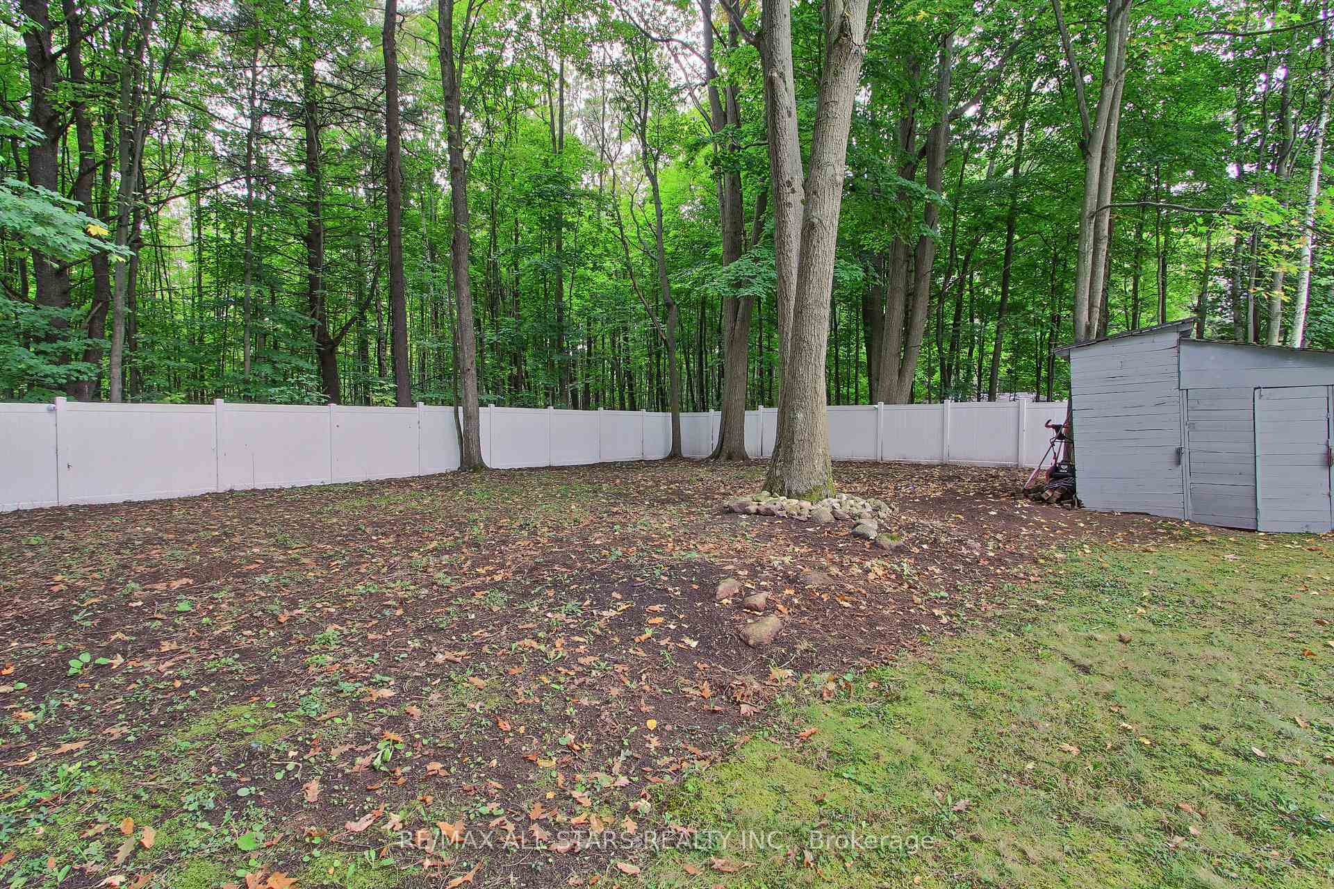 Photo 24 of 621 Pinegrove Avenue, Innisfil, Rural Innisfil — HOMEH