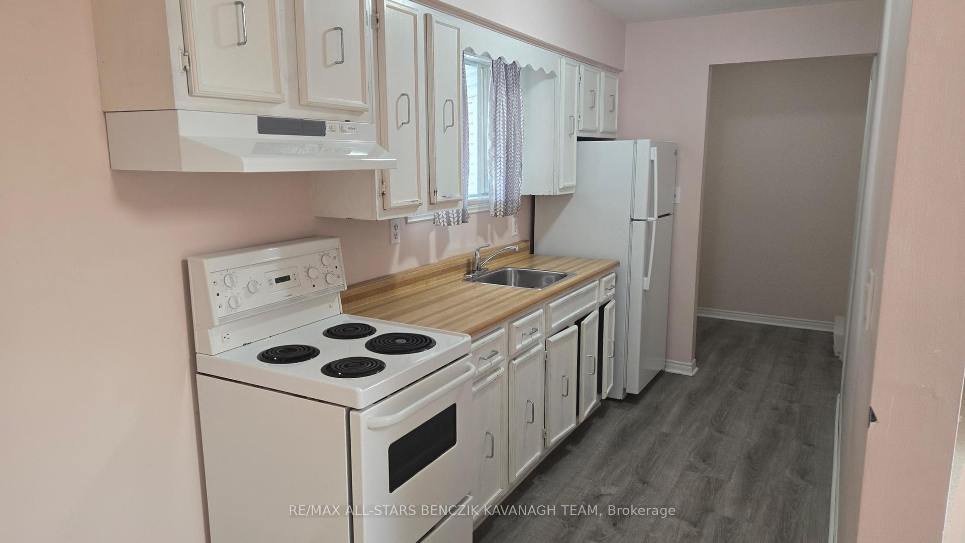 Photo 5 of Unit Unit C, 120 Main Street, Markham, Old Markham Village — HOMEH