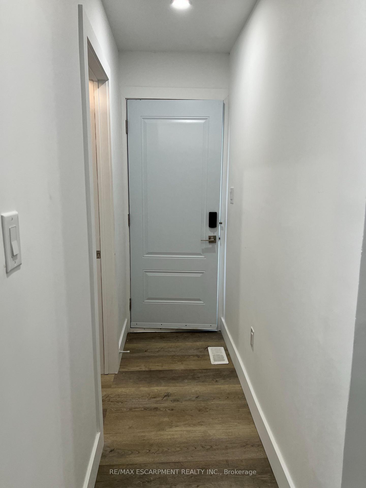 Photo 8 of Unit Unit #2, 10 Jamie Ann Street, Hamilton, Trenholme — HOMEH