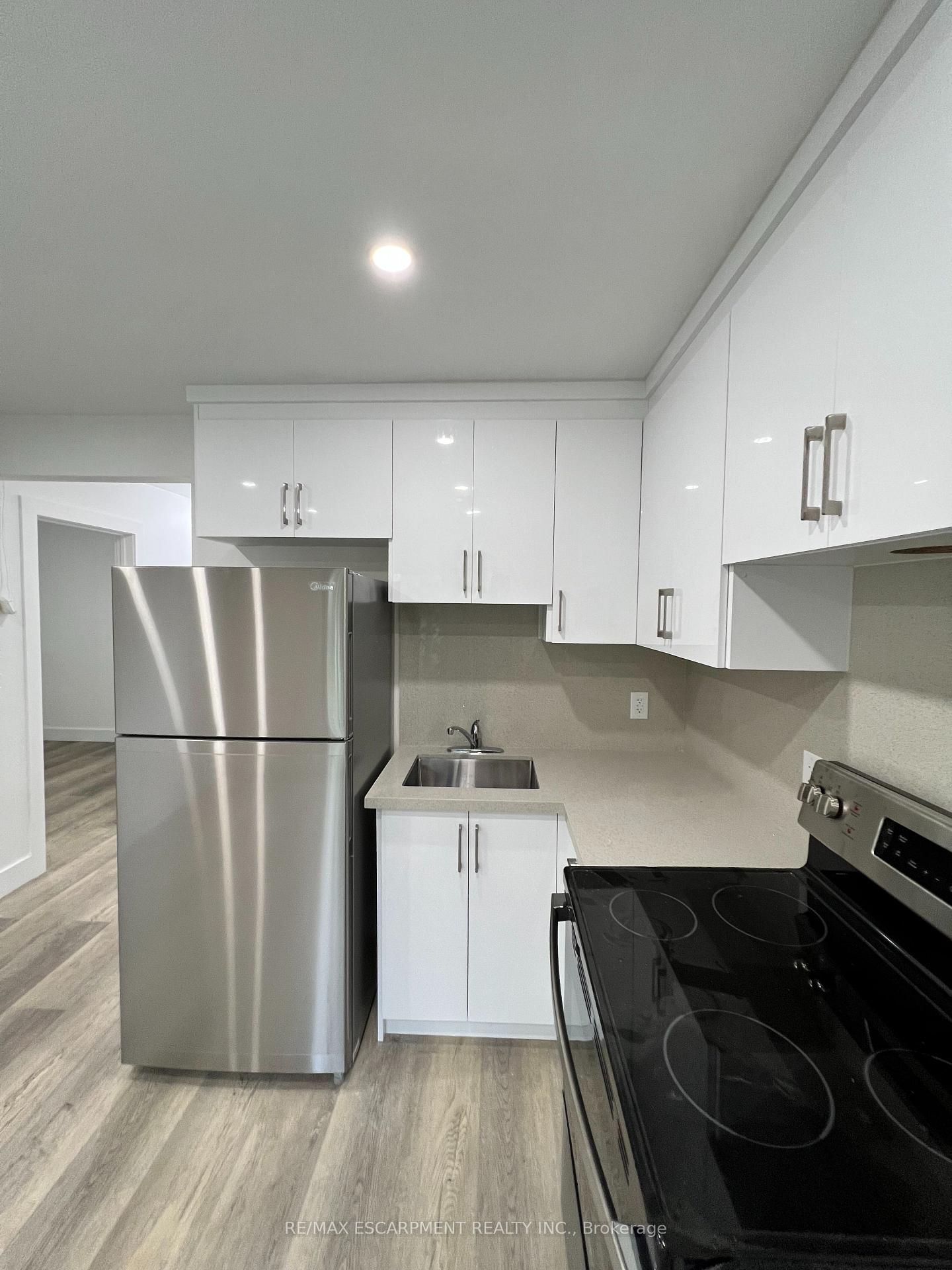 Photo 11 of Unit Unit #2, 10 Jamie Ann Street, Hamilton, Trenholme — HOMEH