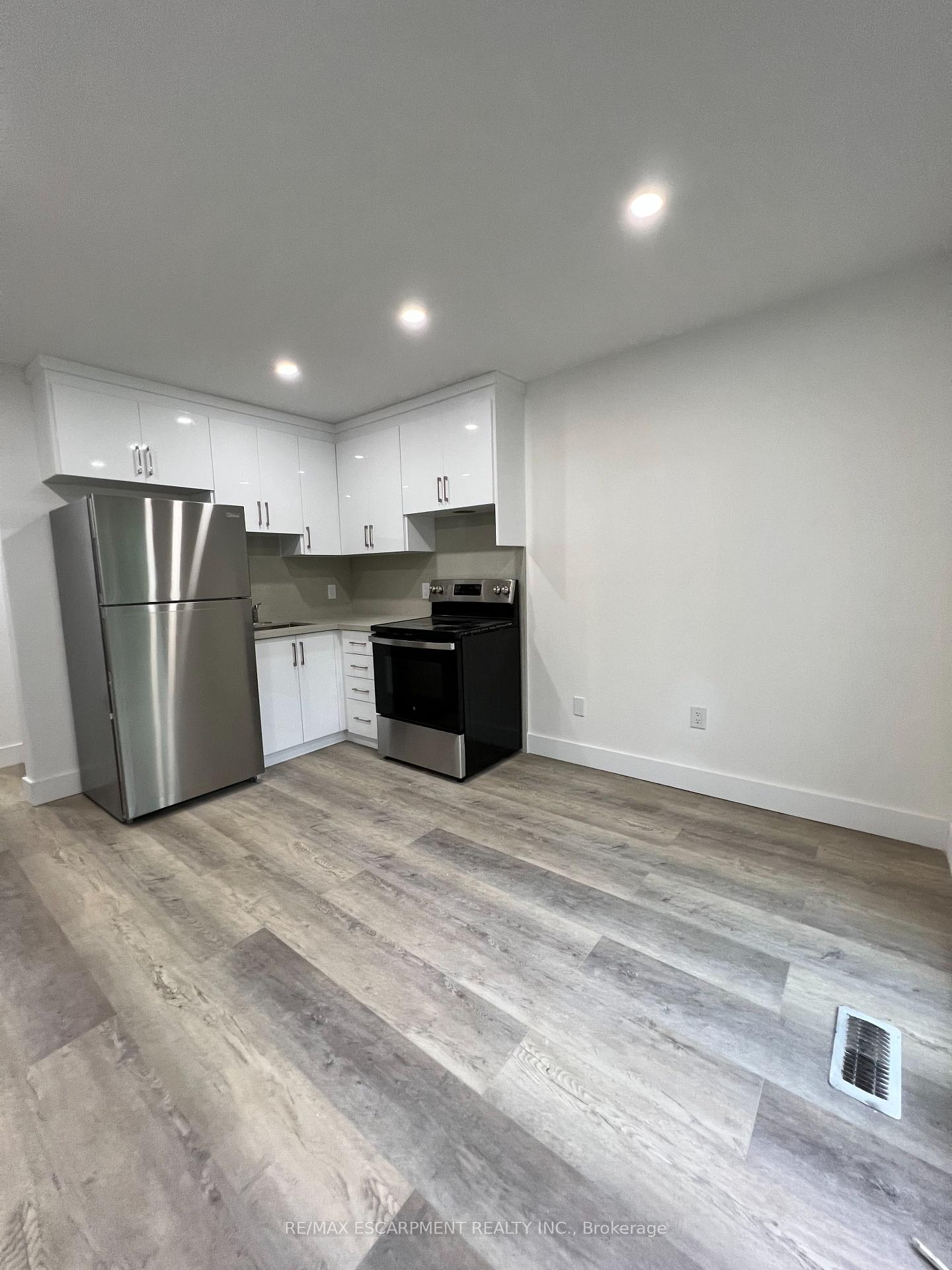 Photo 15 of Unit Unit #2, 10 Jamie Ann Street, Hamilton, Trenholme — HOMEH