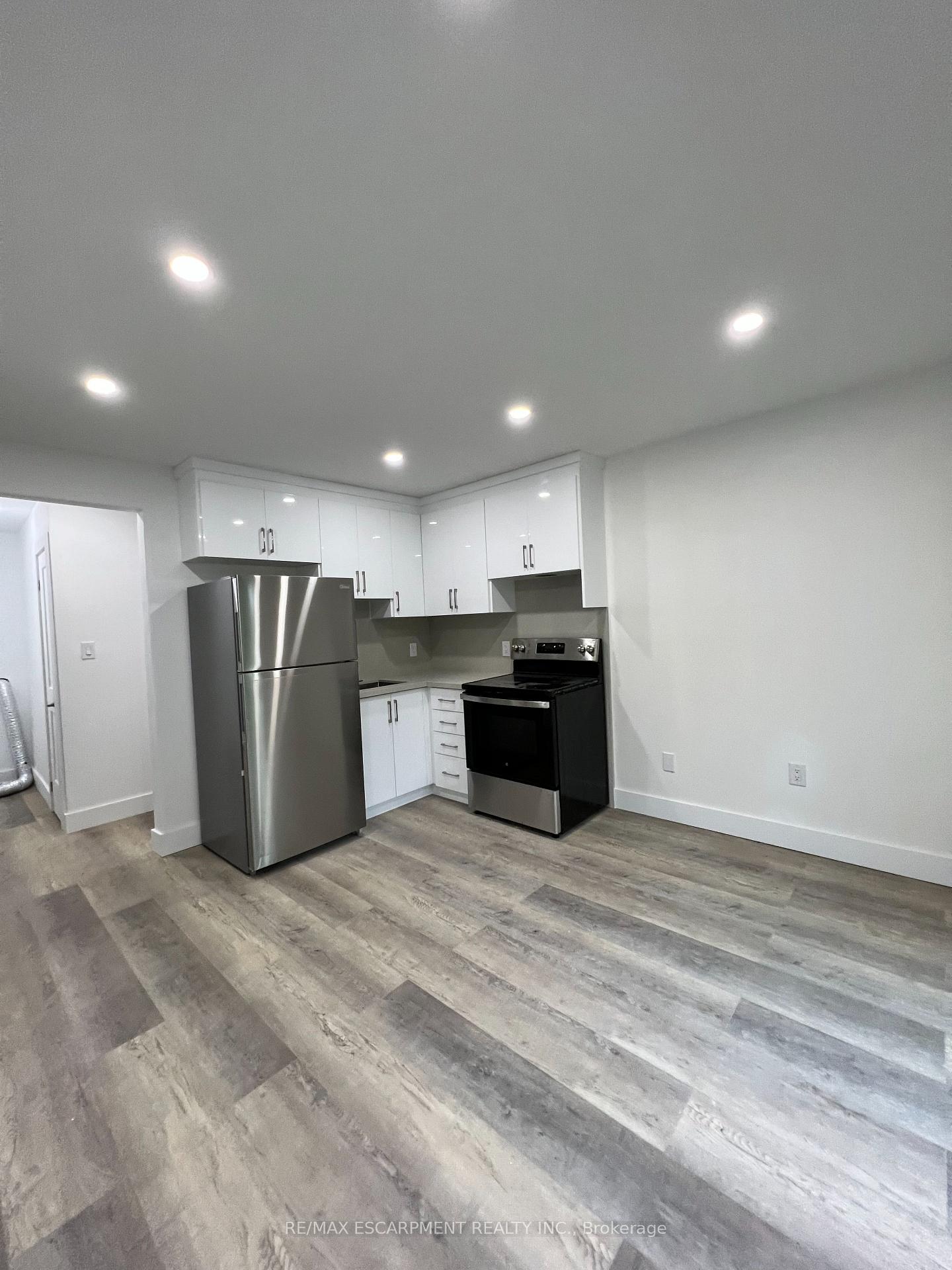 Photo 16 of Unit Unit #2, 10 Jamie Ann Street, Hamilton, Trenholme — HOMEH