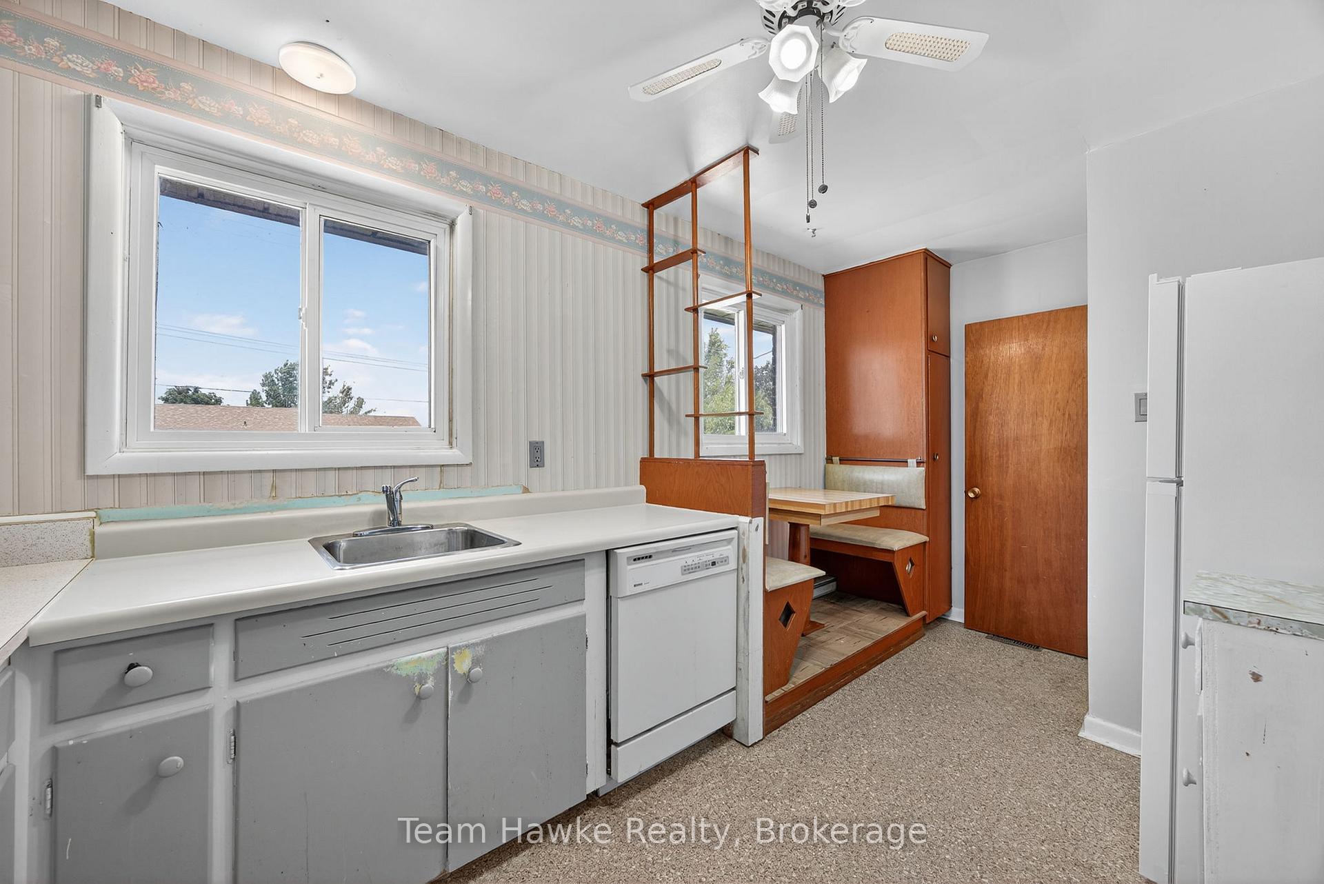 Photo 15 of 303 Scott Street, Midland — HOMEH
