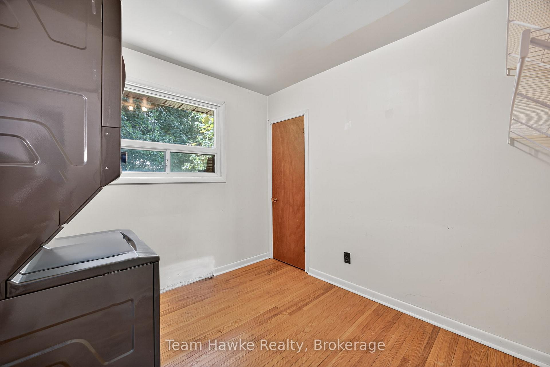 Photo 26 of 303 Scott Street, Midland — HOMEH