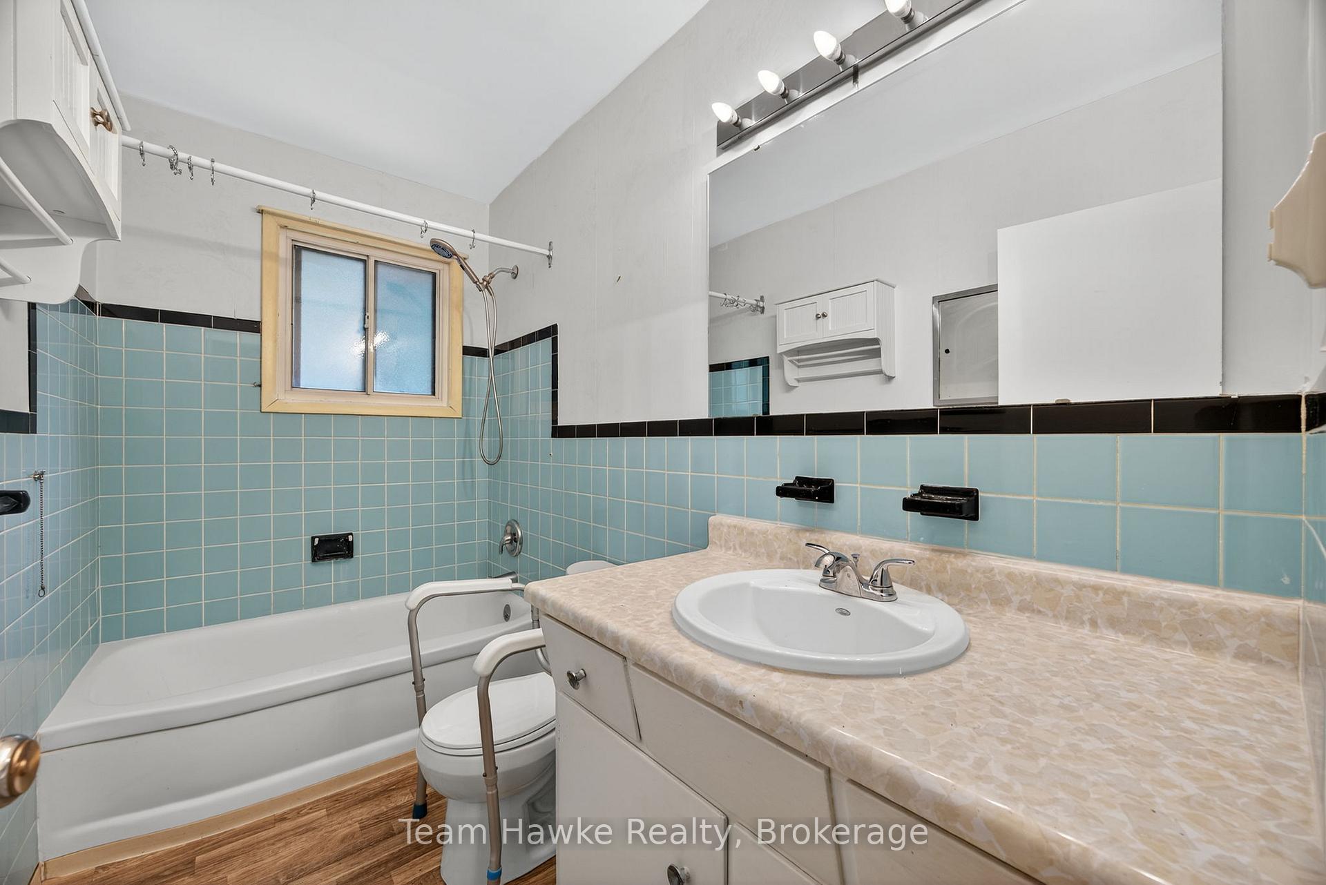 Photo 28 of 303 Scott Street, Midland — HOMEH