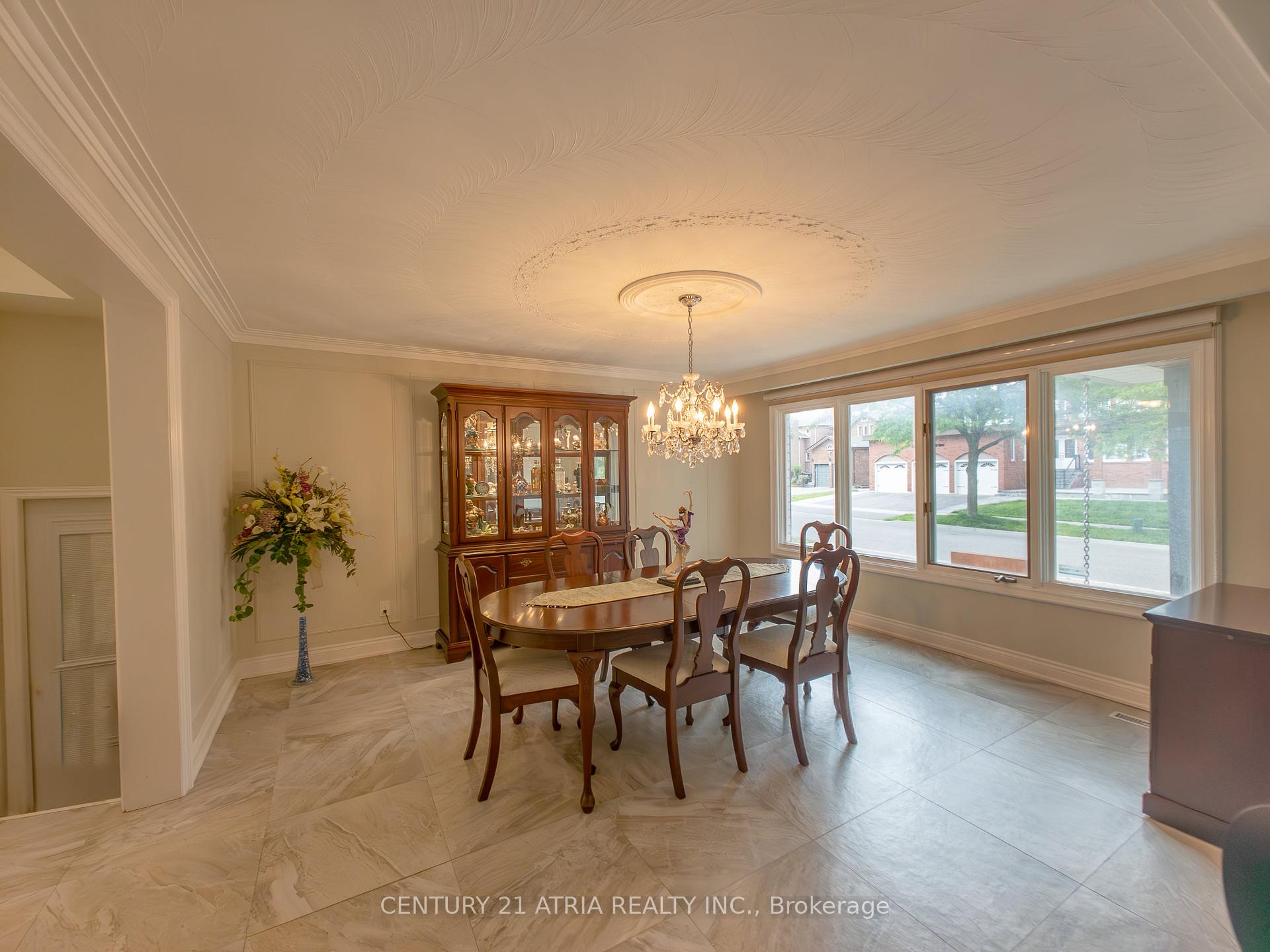 Photo 4 of 2 Norwich Drive, Markham, Raymerville — HOMEH