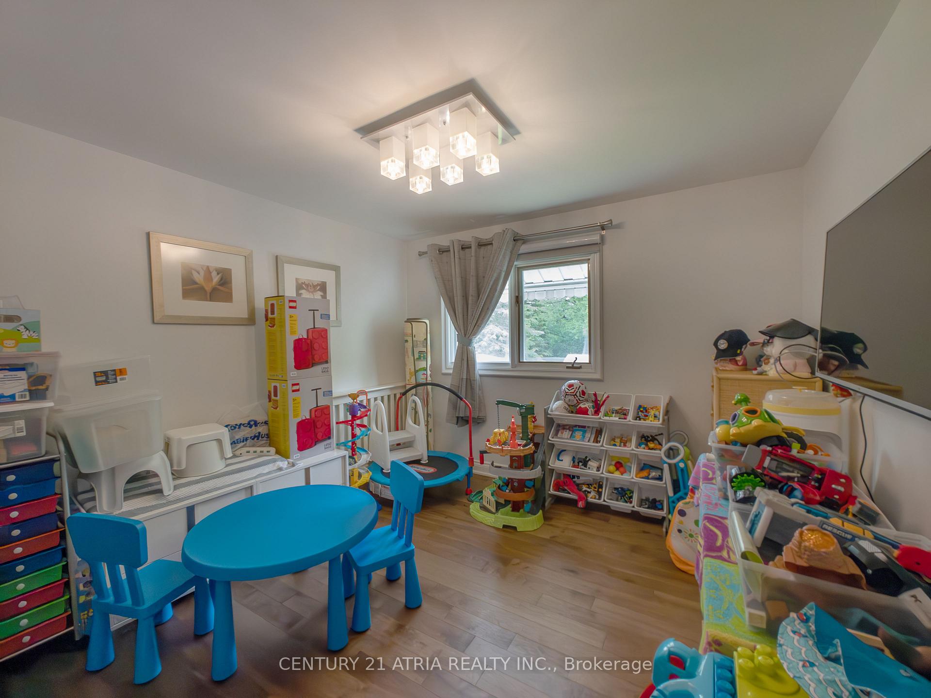 Photo 10 of 2 Norwich Drive, Markham, Raymerville — HOMEH