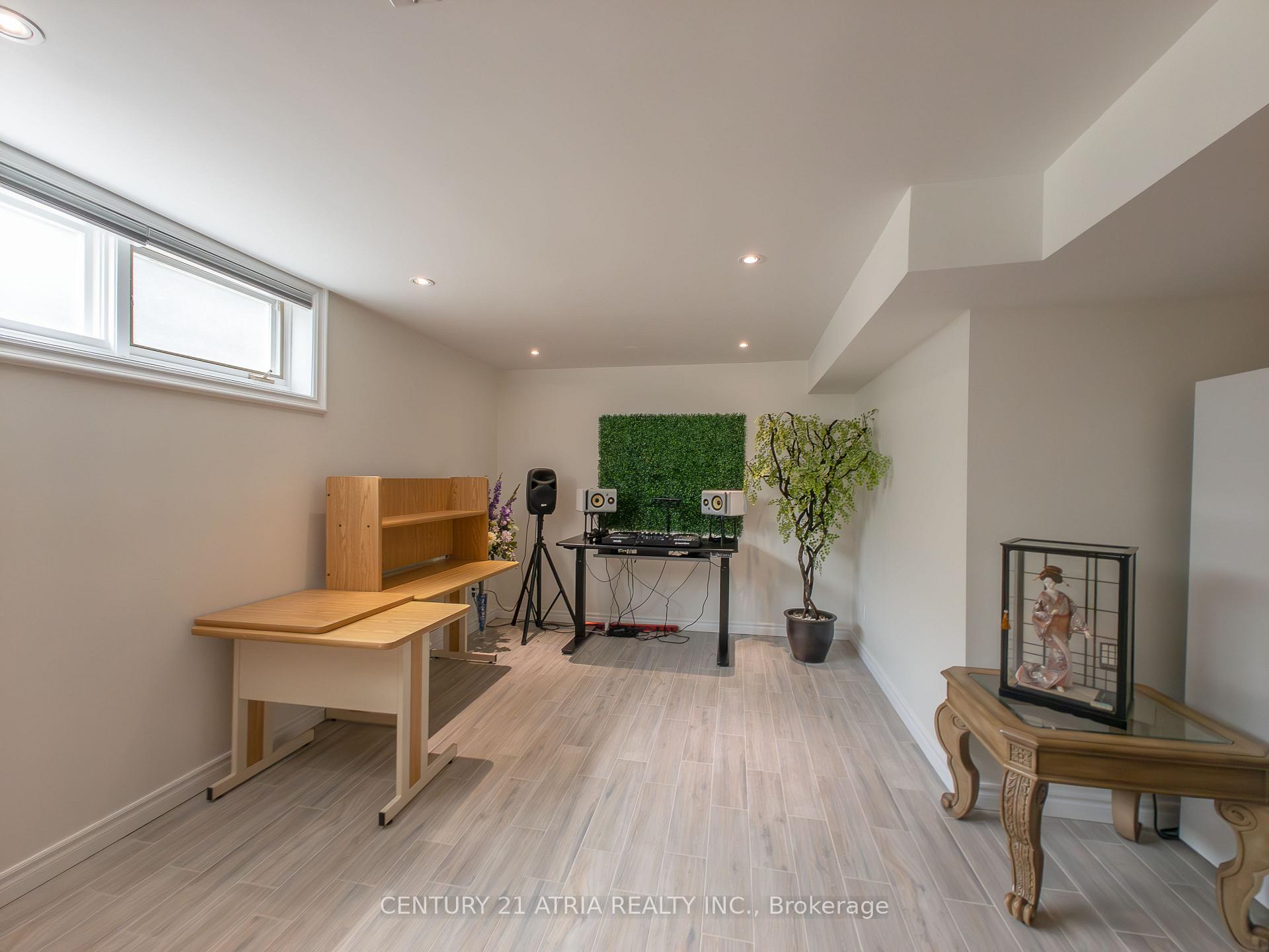 Photo 15 of 2 Norwich Drive, Markham, Raymerville — HOMEH