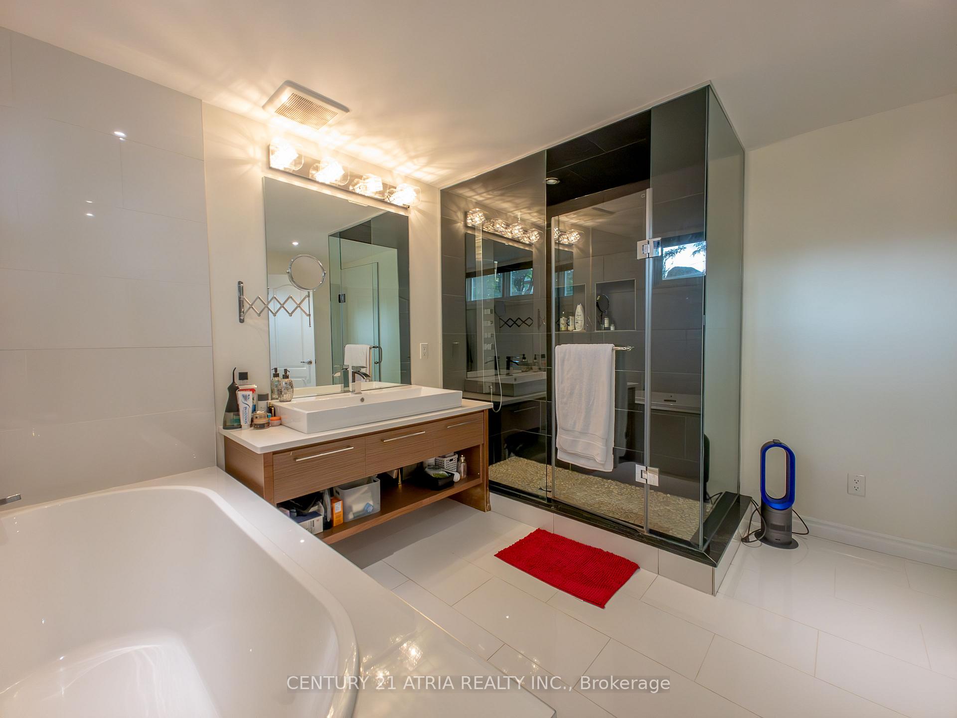 Photo 18 of 2 Norwich Drive, Markham, Raymerville — HOMEH