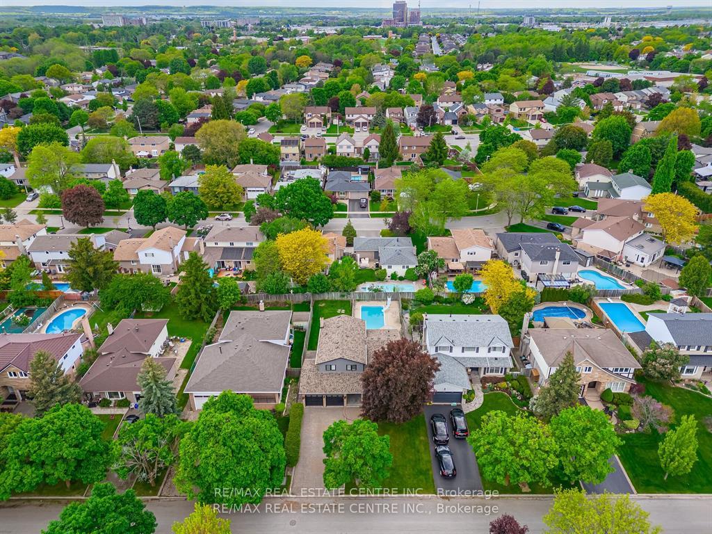 Photo 6 of 583 Moorelands Crescent, Milton, Timberlea — HOMEH