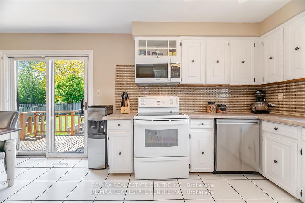 Photo 14 of 583 Moorelands Crescent, Milton, Timberlea — HOMEH