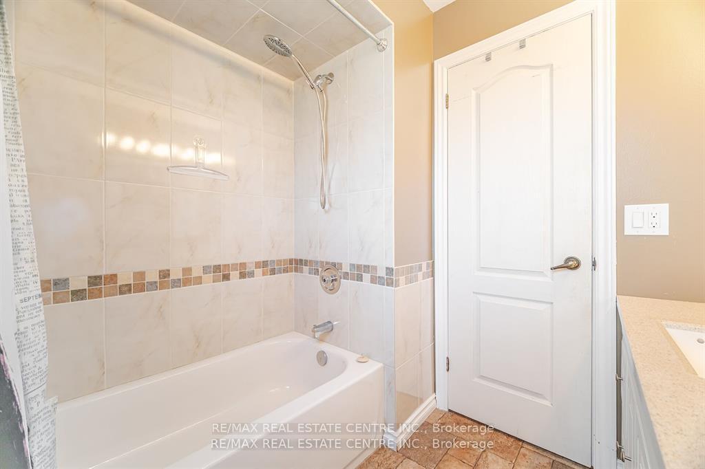 Photo 28 of 583 Moorelands Crescent, Milton, Timberlea — HOMEH